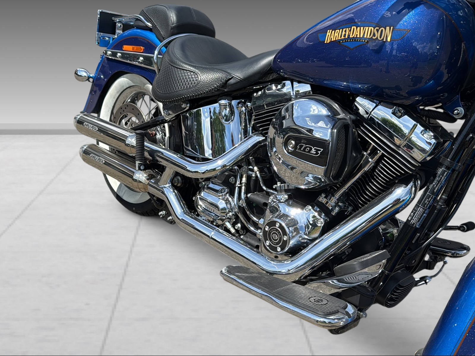 HARLEY-DAVIDSON FLSTN Softail Deluxe ABS - 9
