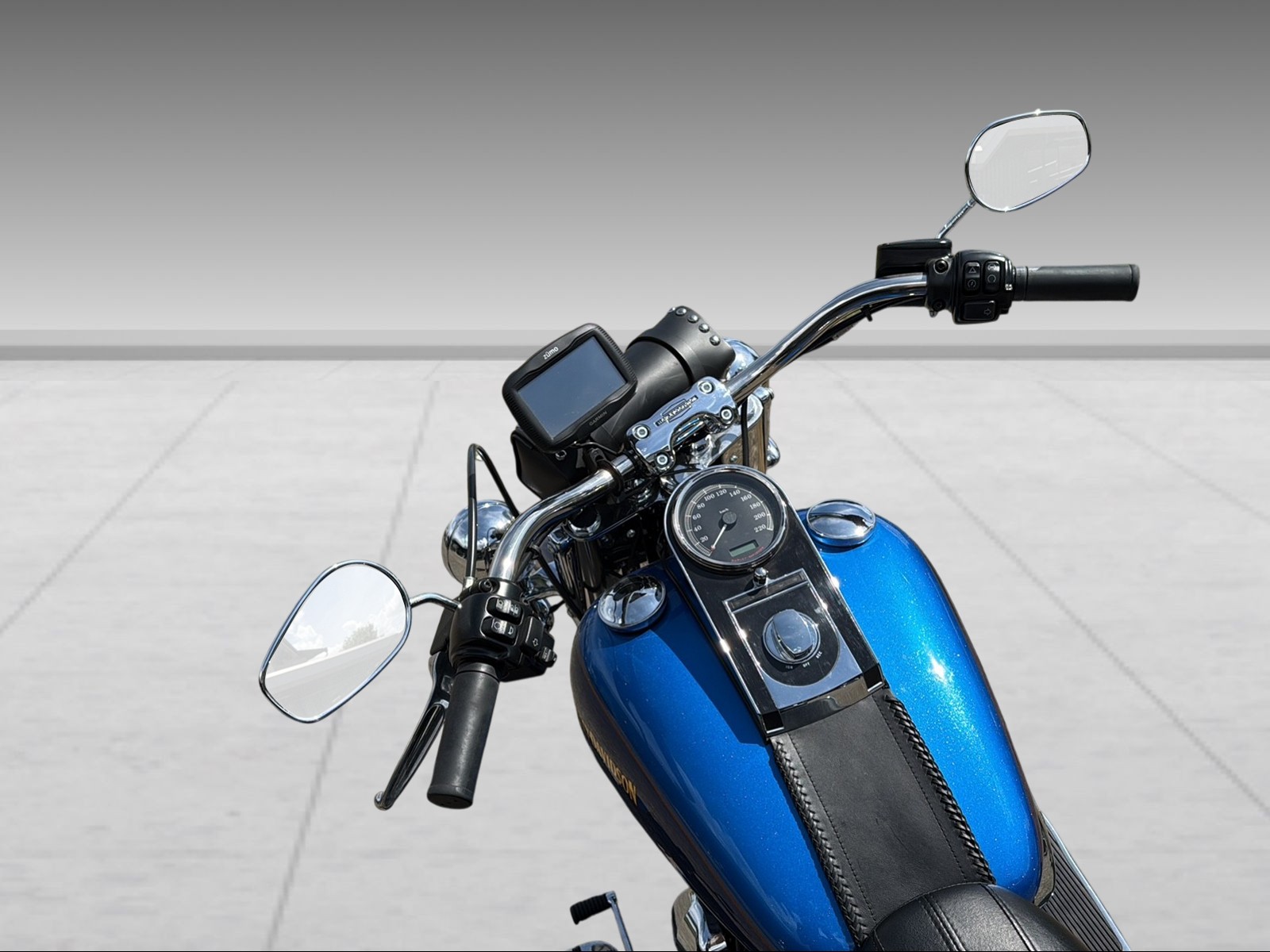 HARLEY-DAVIDSON FLSTN Softail Deluxe ABS - 4