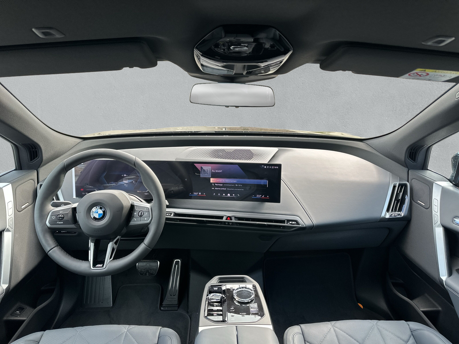 BMW iX xDrive60 M Sport - 13
