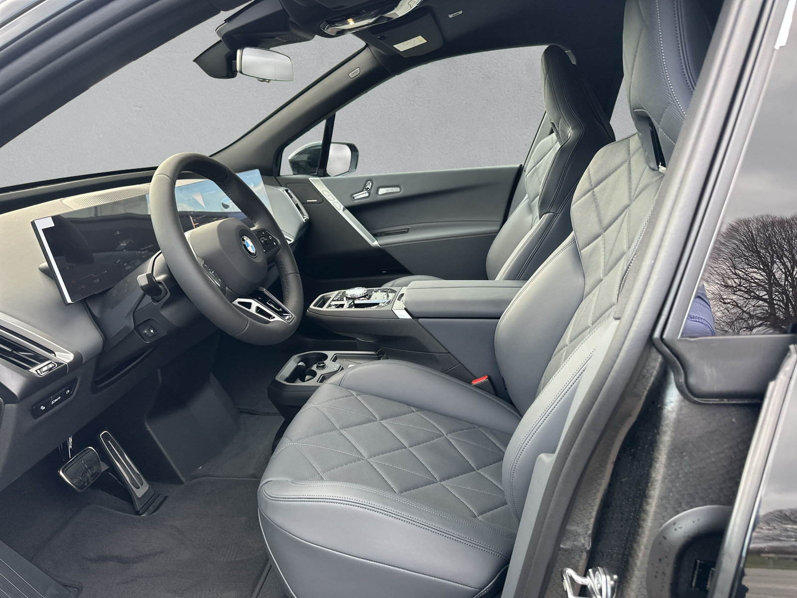 BMW iX xDrive60 M Sport - 11