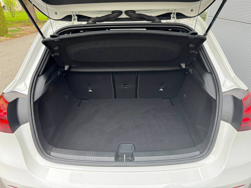 MERCEDES-BENZ A 200 AMG Line - 4