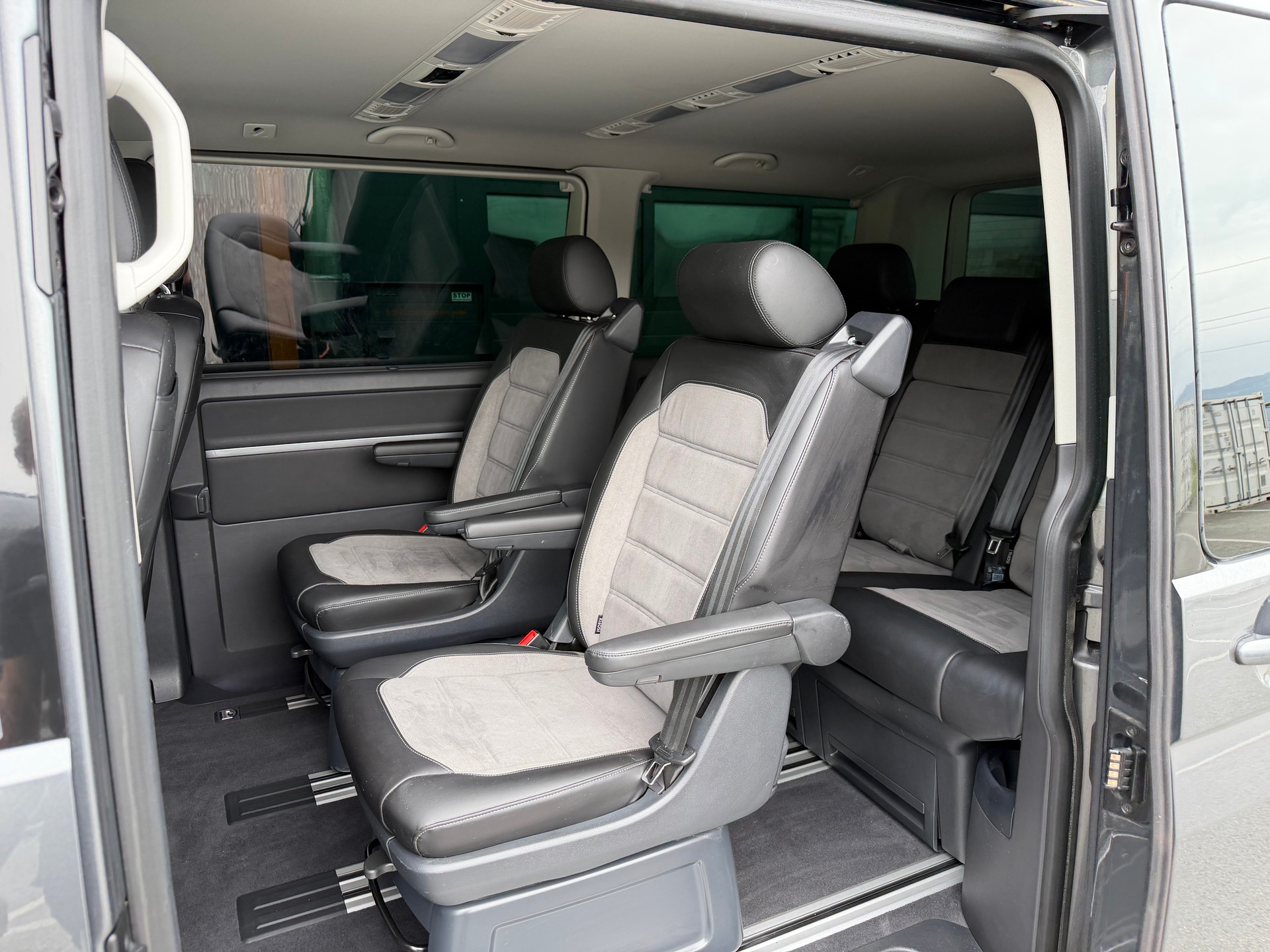 VW T6.1 Multivan 2.0 Bi-TDI Highline 4Motion DSG - 10