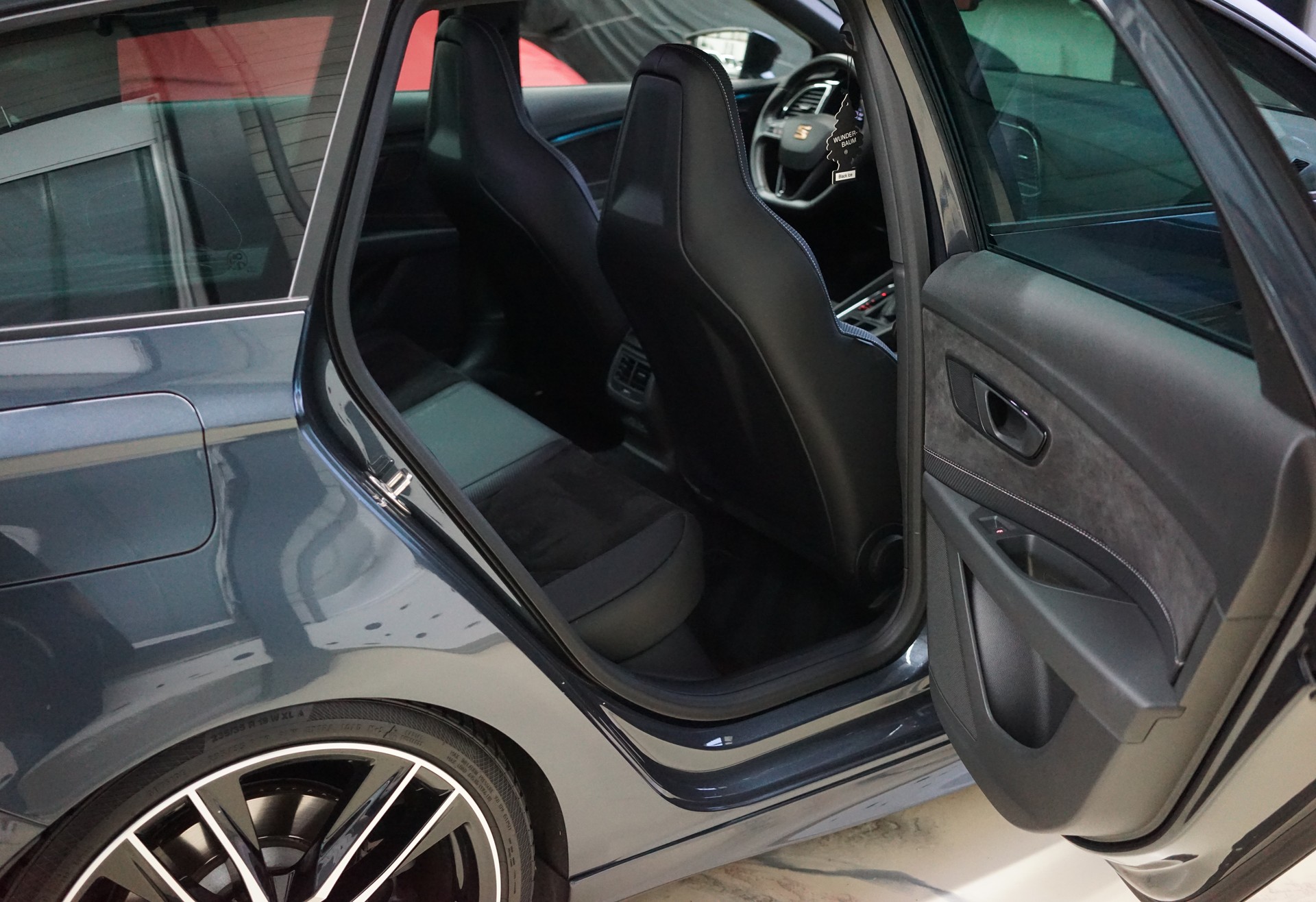 SEAT Leon ST 2.0 TSI Cupra 300 4 Drive DSG / Wolfpower 480Ps. & 580Nm - 31