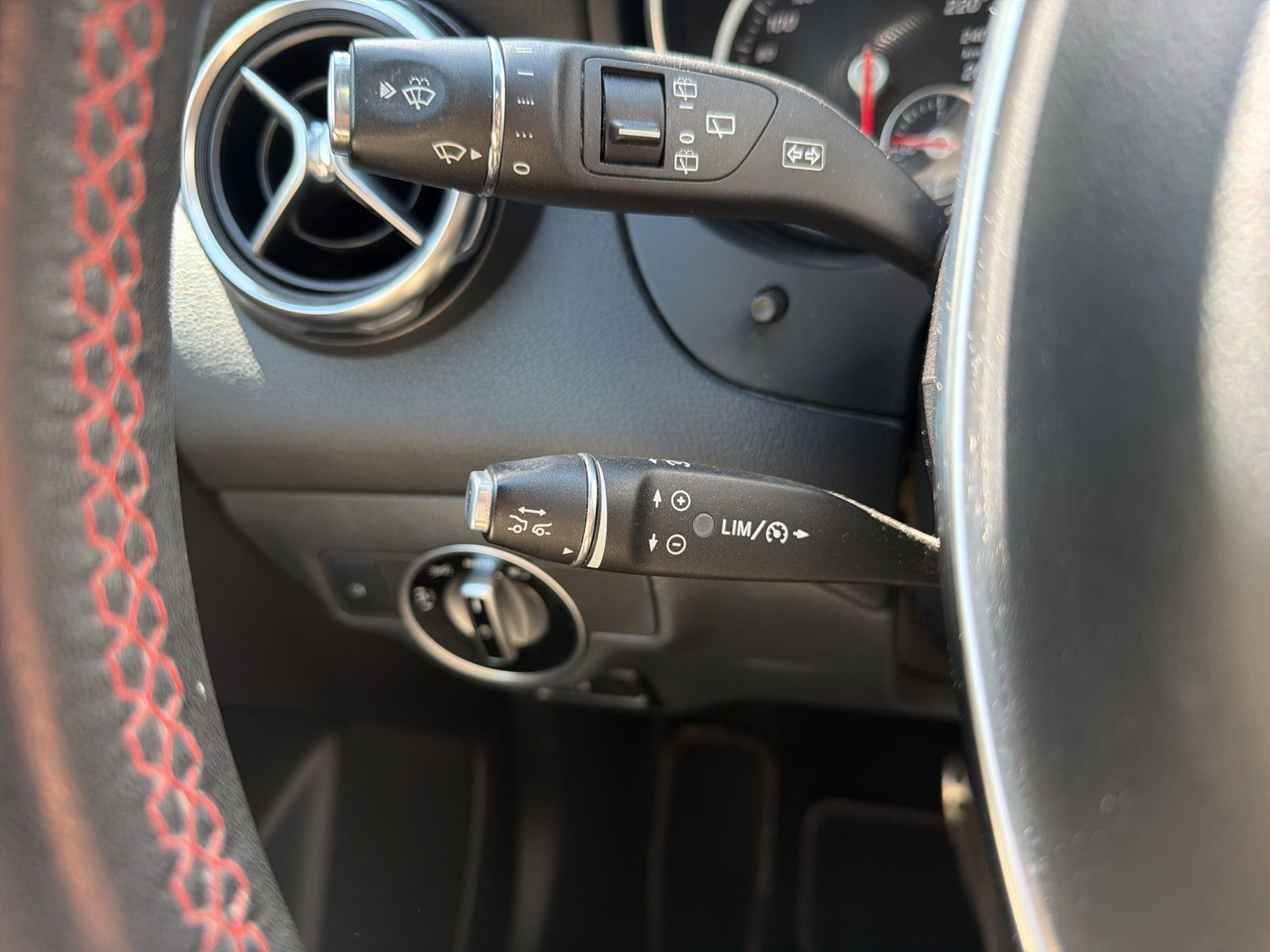 MERCEDES-BENZ GLA 250 AMG Line 4Matic - 26