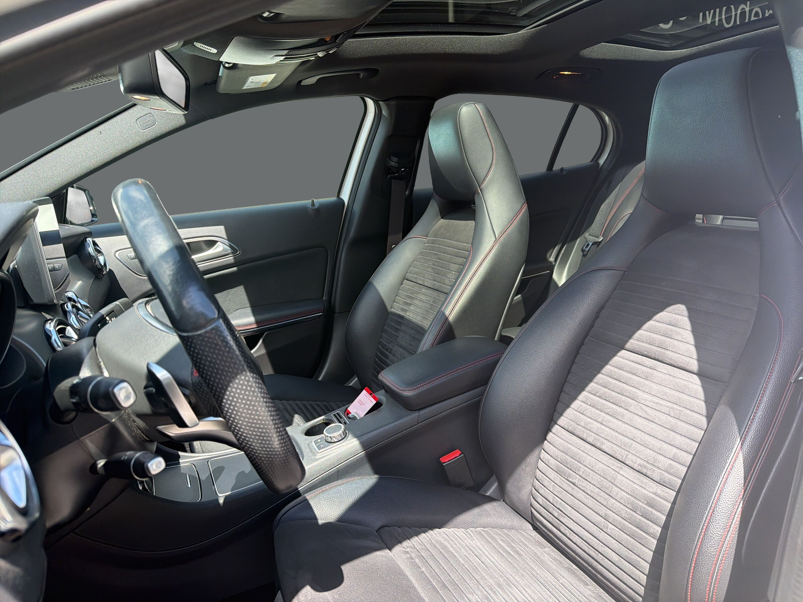 MERCEDES-BENZ GLA 250 AMG Line 4Matic - 9