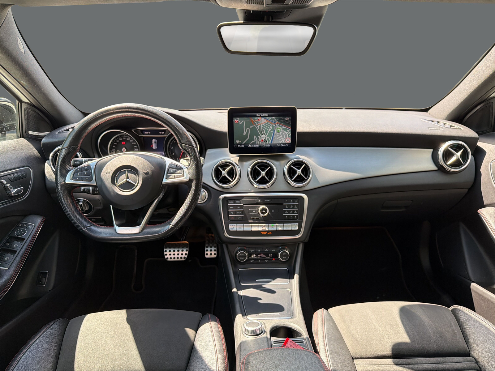 MERCEDES-BENZ GLA 250 AMG Line 4Matic - 13