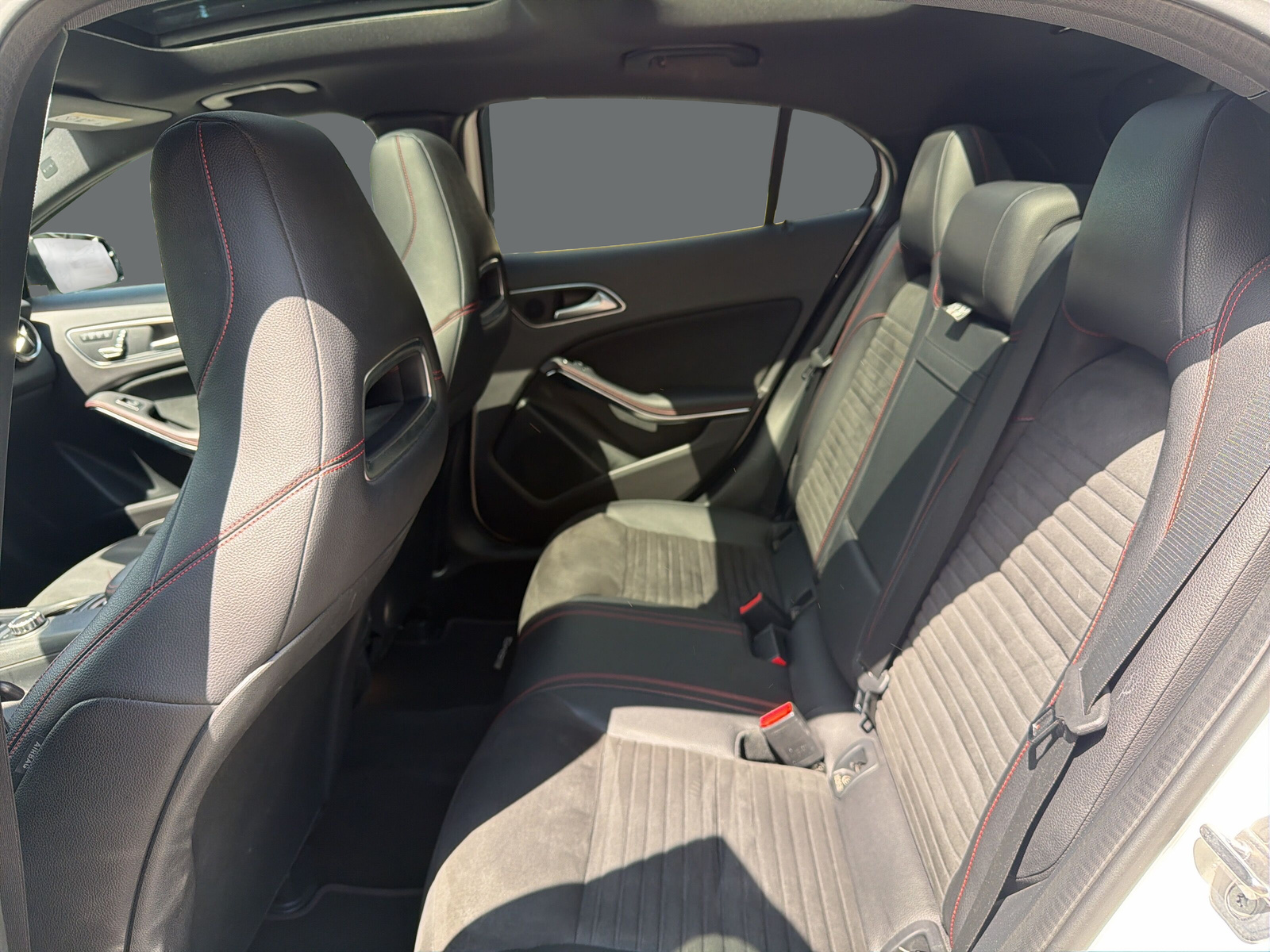 MERCEDES-BENZ GLA 250 AMG Line 4Matic - 14