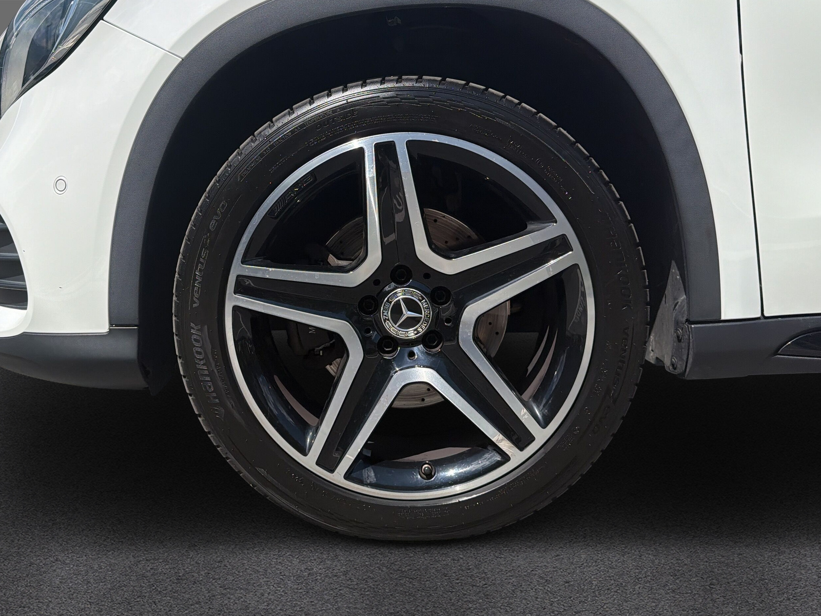 MERCEDES-BENZ GLA 250 AMG Line 4Matic - 21