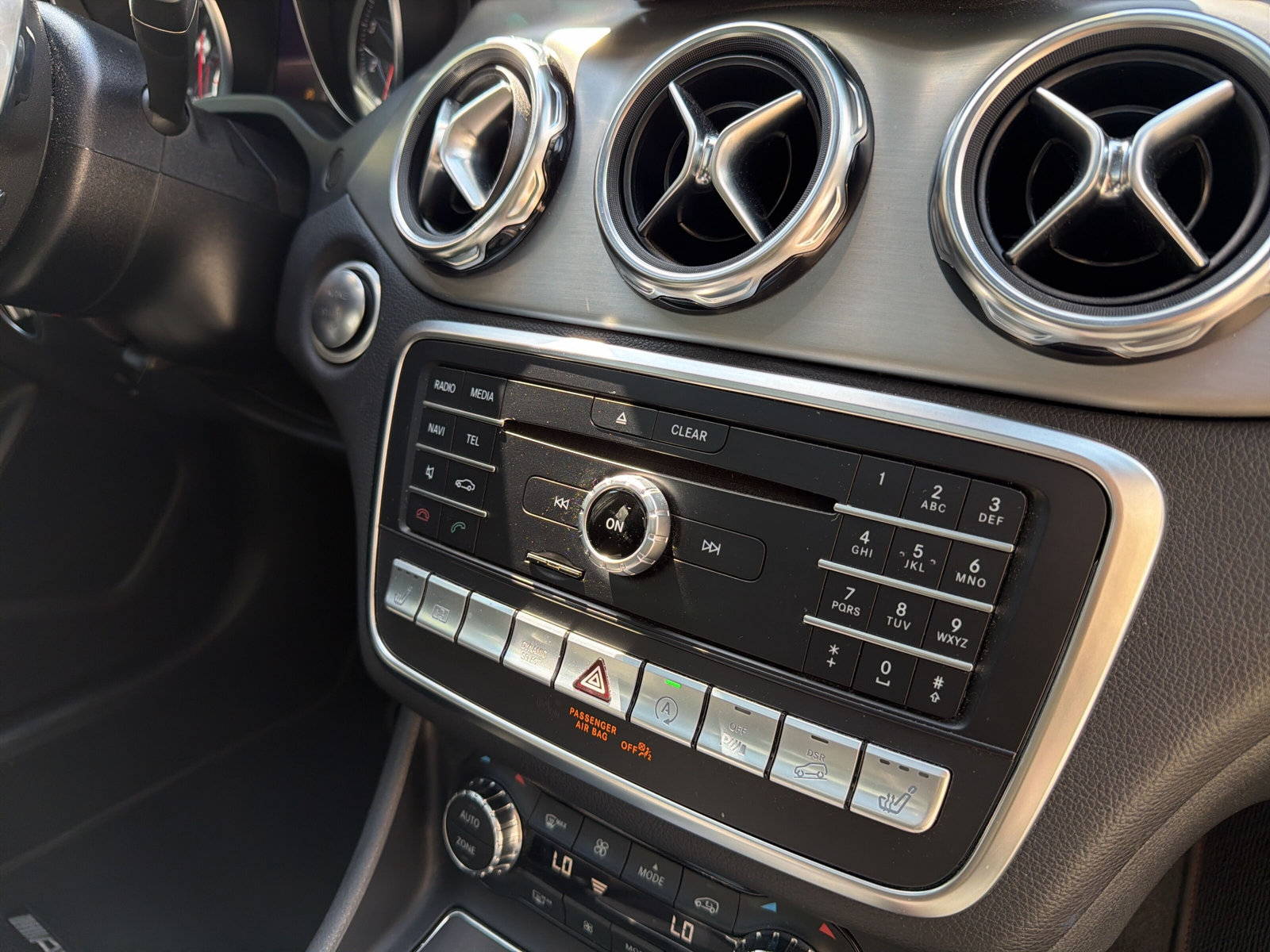 MERCEDES-BENZ GLA 250 AMG Line 4Matic - 23