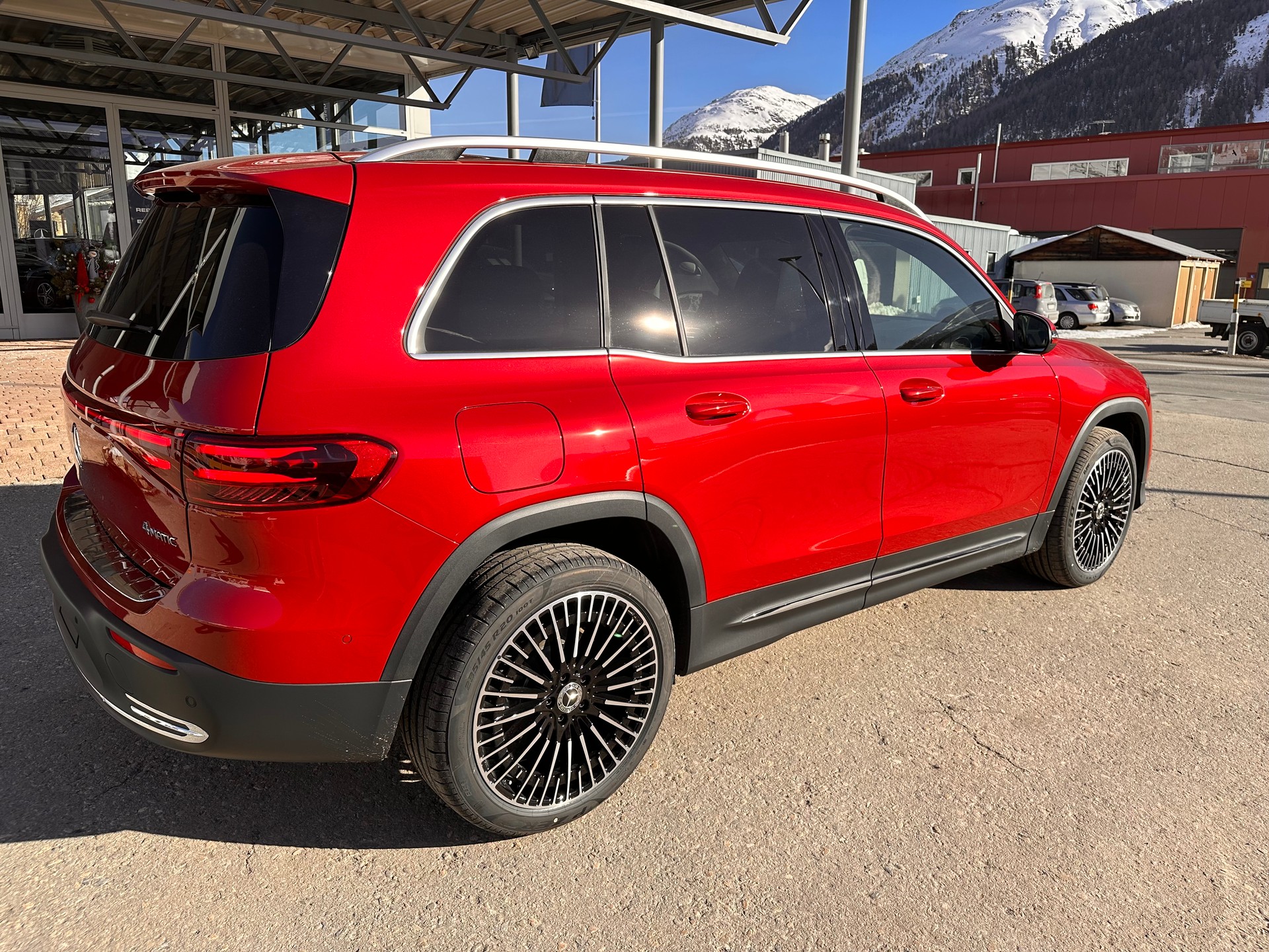 MERCEDES-BENZ EQB 350 Swiss Star Progressive 4Matic - 8