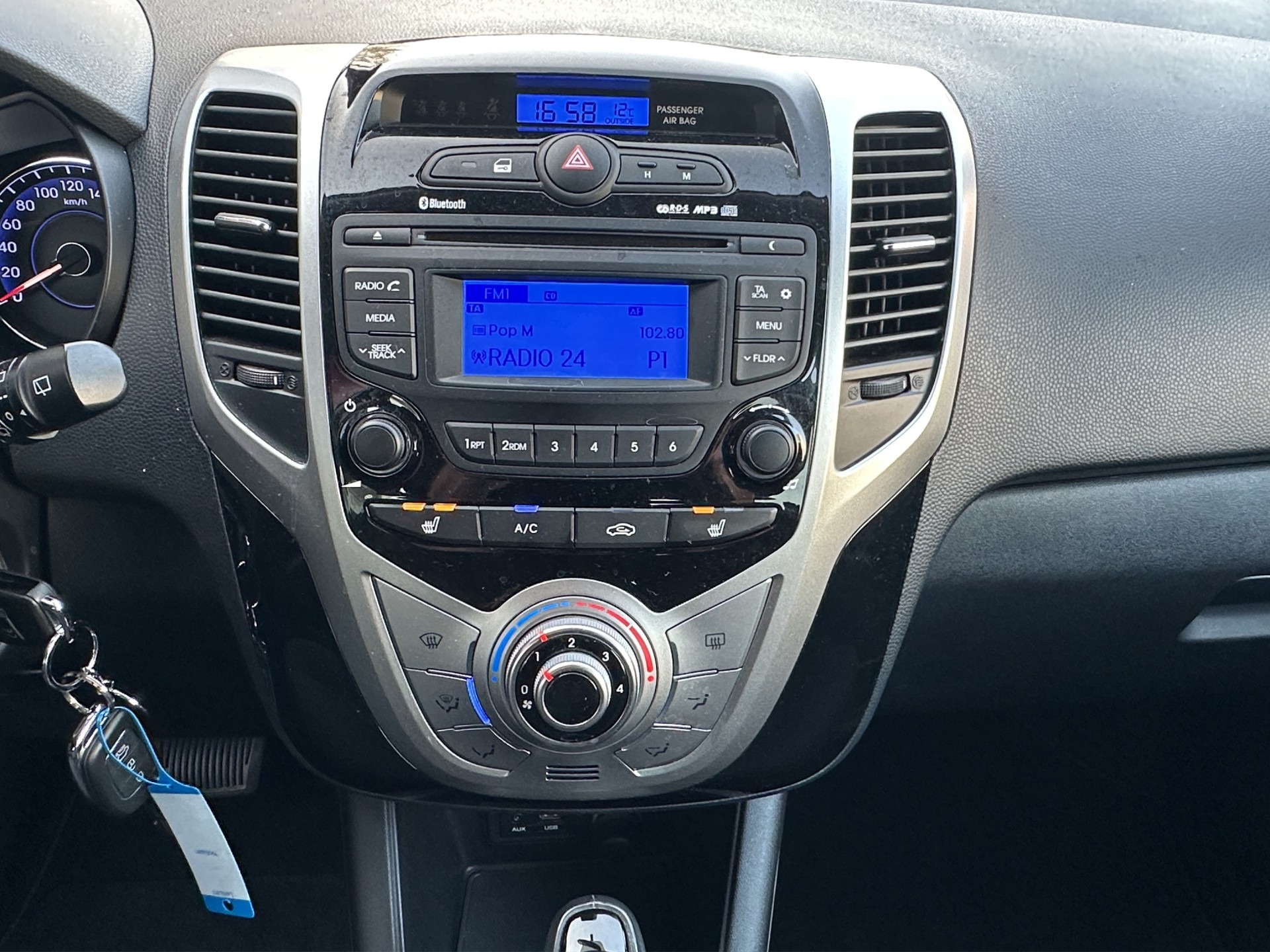 HYUNDAI iX20 1.6 Amplia Automatic - 14