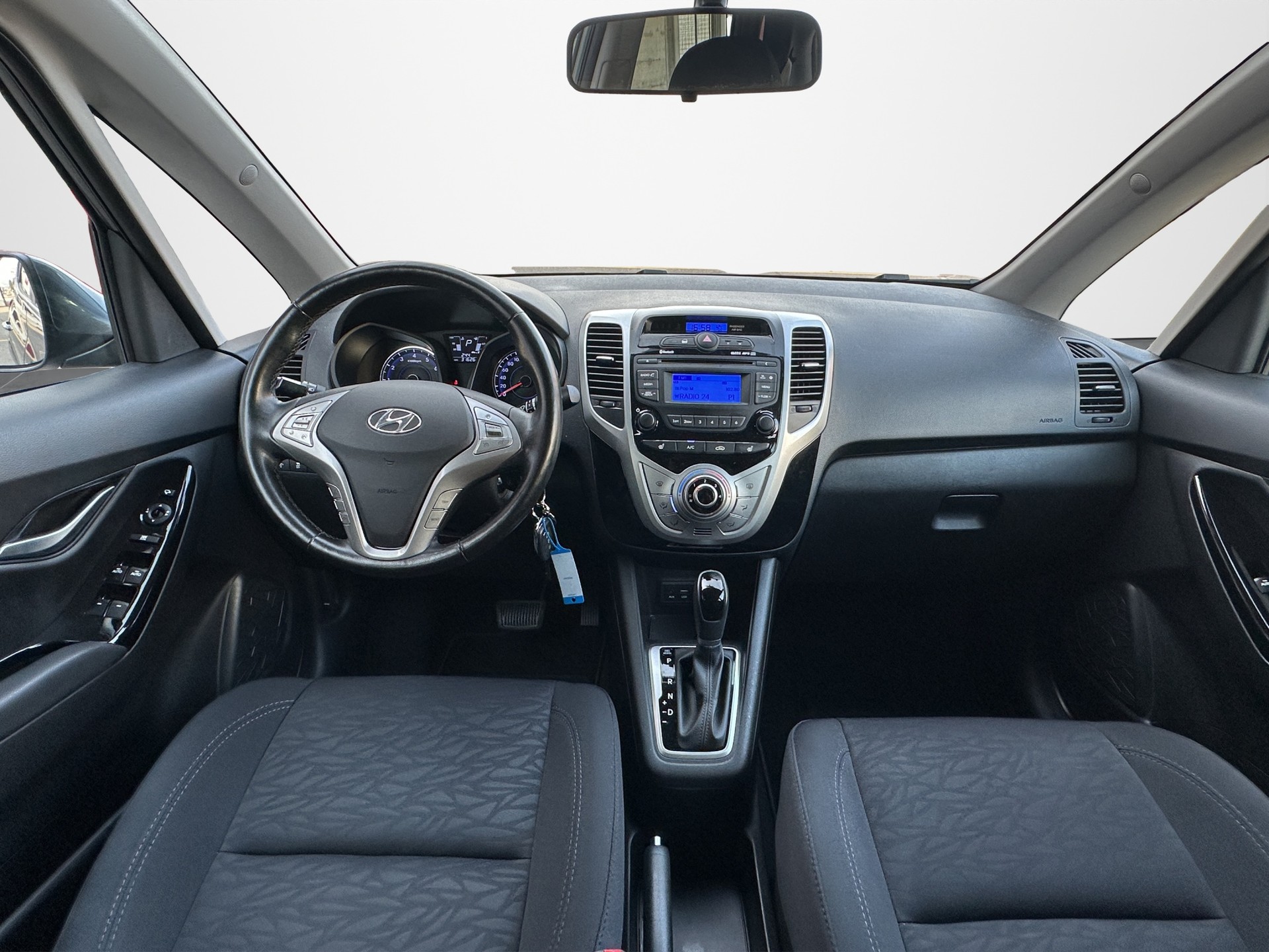HYUNDAI iX20 1.6 Amplia Automatic - 13