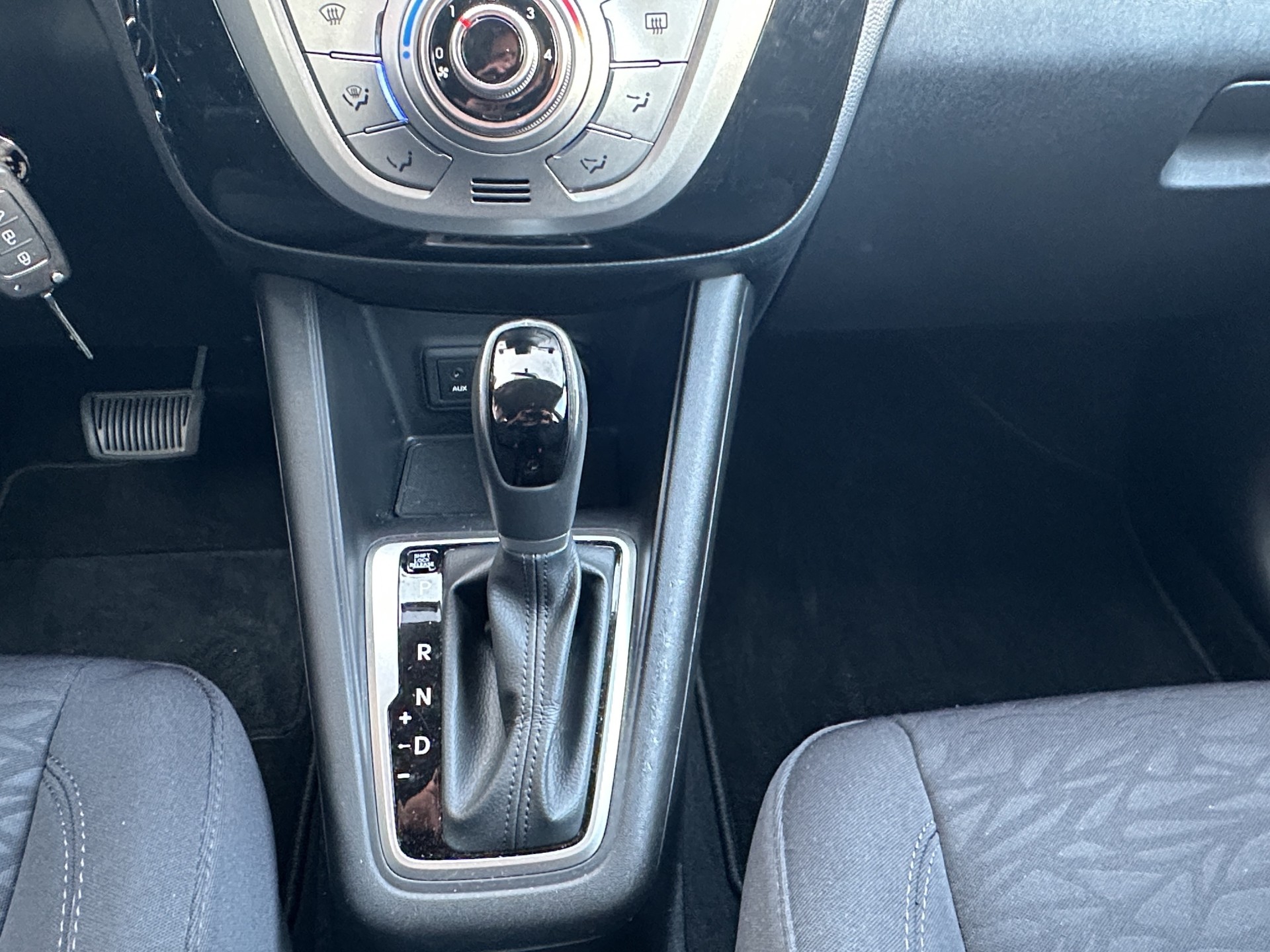 HYUNDAI iX20 1.6 Amplia Automatic - 15