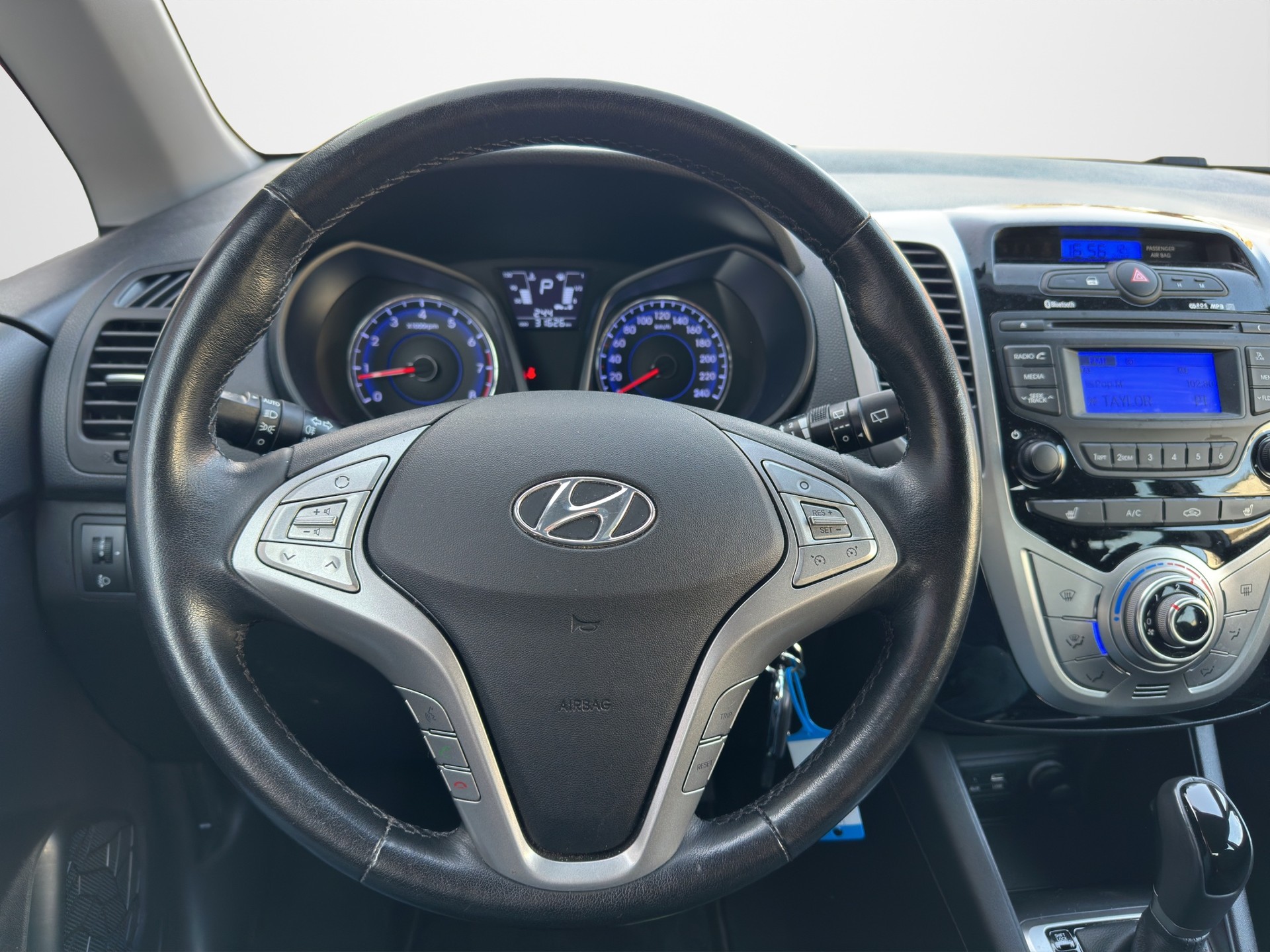 HYUNDAI iX20 1.6 Amplia Automatic - 10