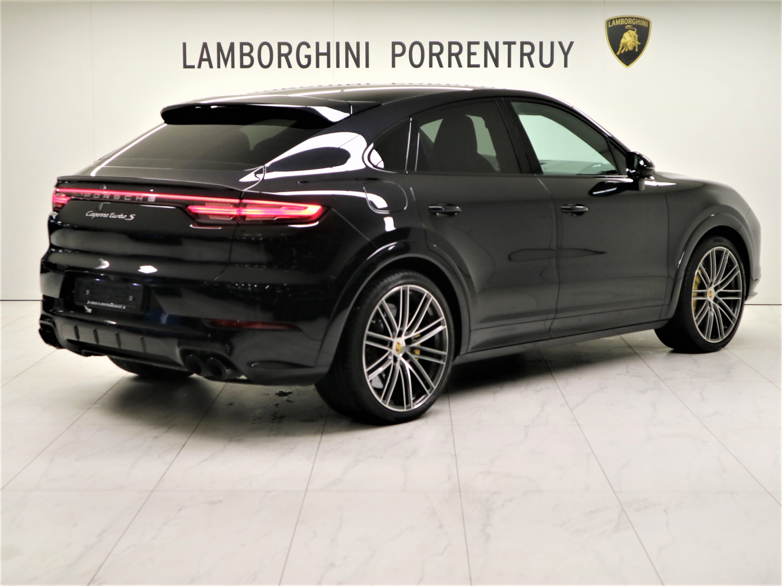 Cayenne Turbo Coupé S E-Hybrid thumbnail n°2