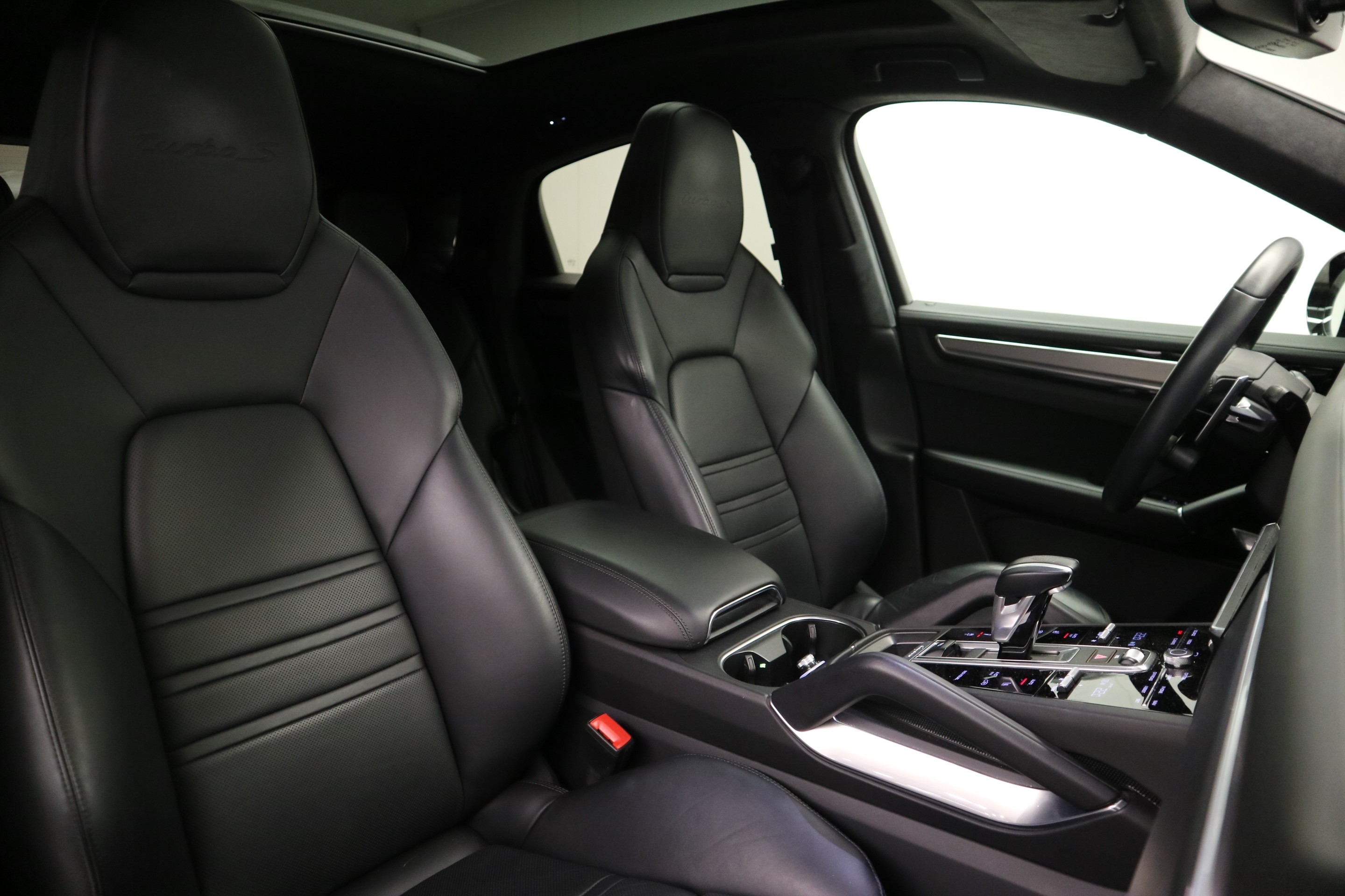 Cayenne Turbo Coupé S E-Hybrid thumbnail n°6