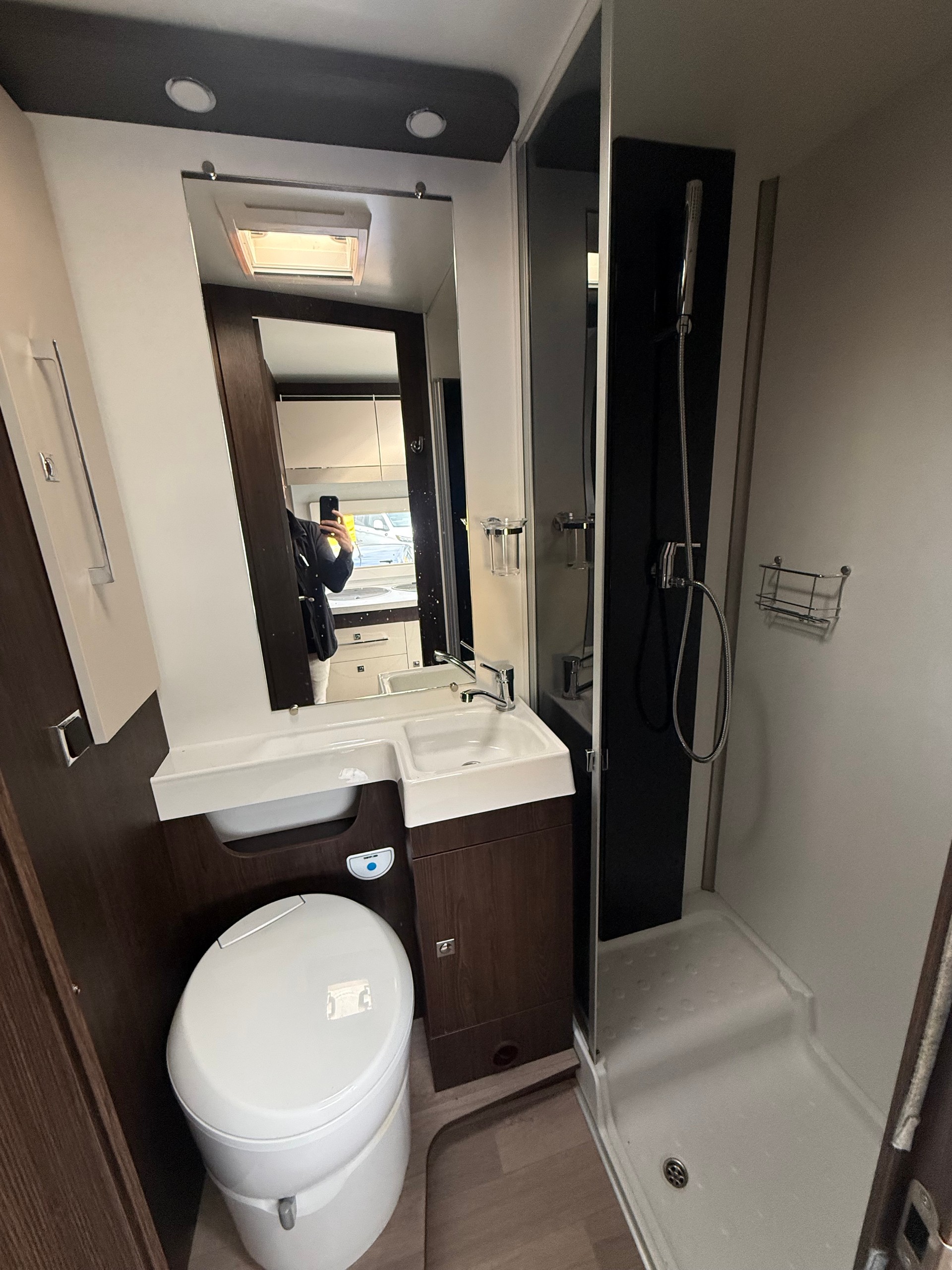 BENIMAR Benimar Tessoro 483 Automatique 170 PS (Panneau solaire 140W, Porte-vélos) - 11