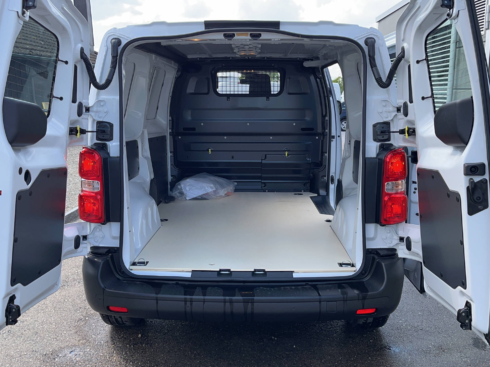 FIAT Scudo Elektro Kaw. L2 50 kWh Lounge - 6