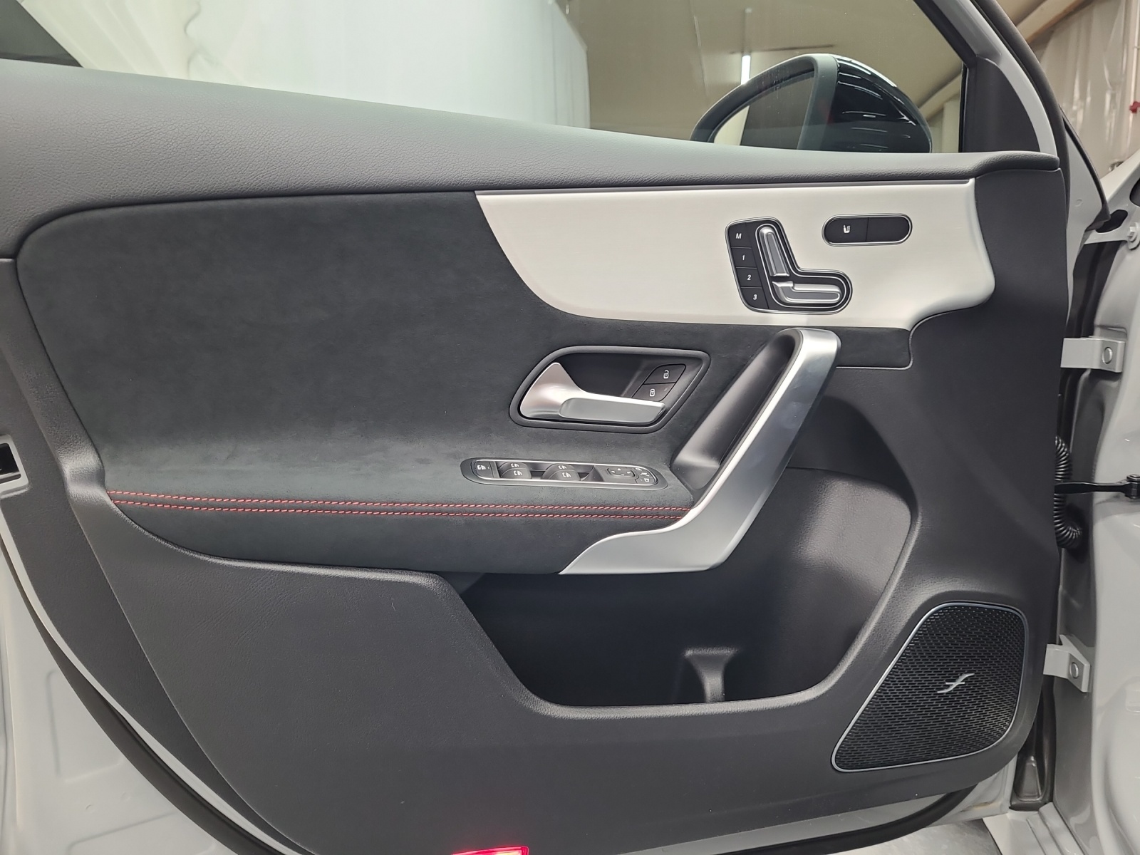 MERCEDES-BENZ AMG A 35 4Matic - 13