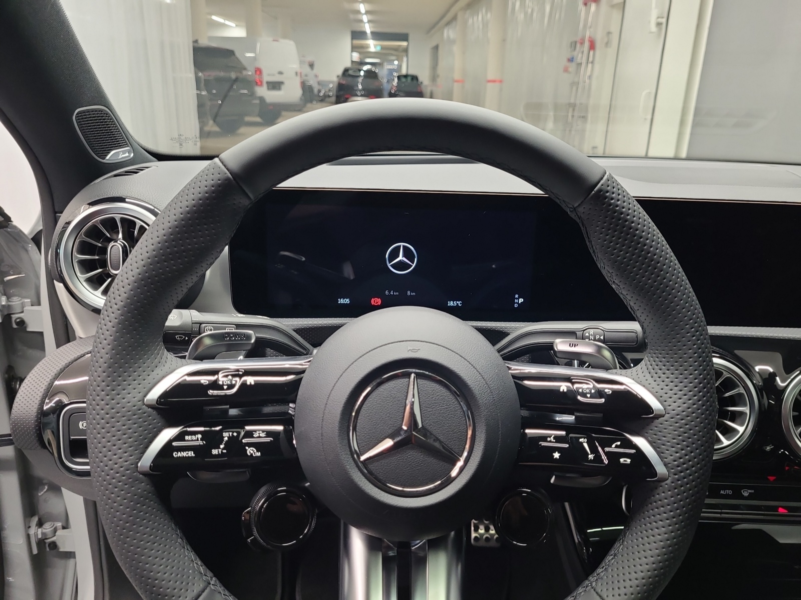 MERCEDES-BENZ AMG A 35 4Matic - 14