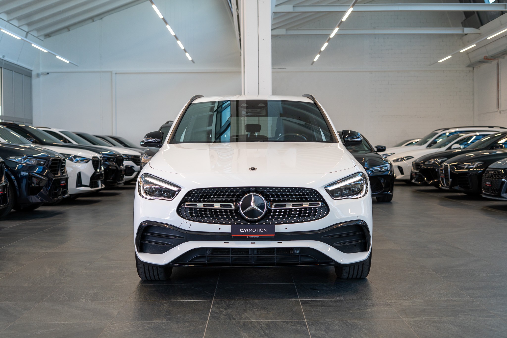 GLA 200 AMG Line 4matic / Ambiente-beleuchtung / Navi / Rückfahrkamera