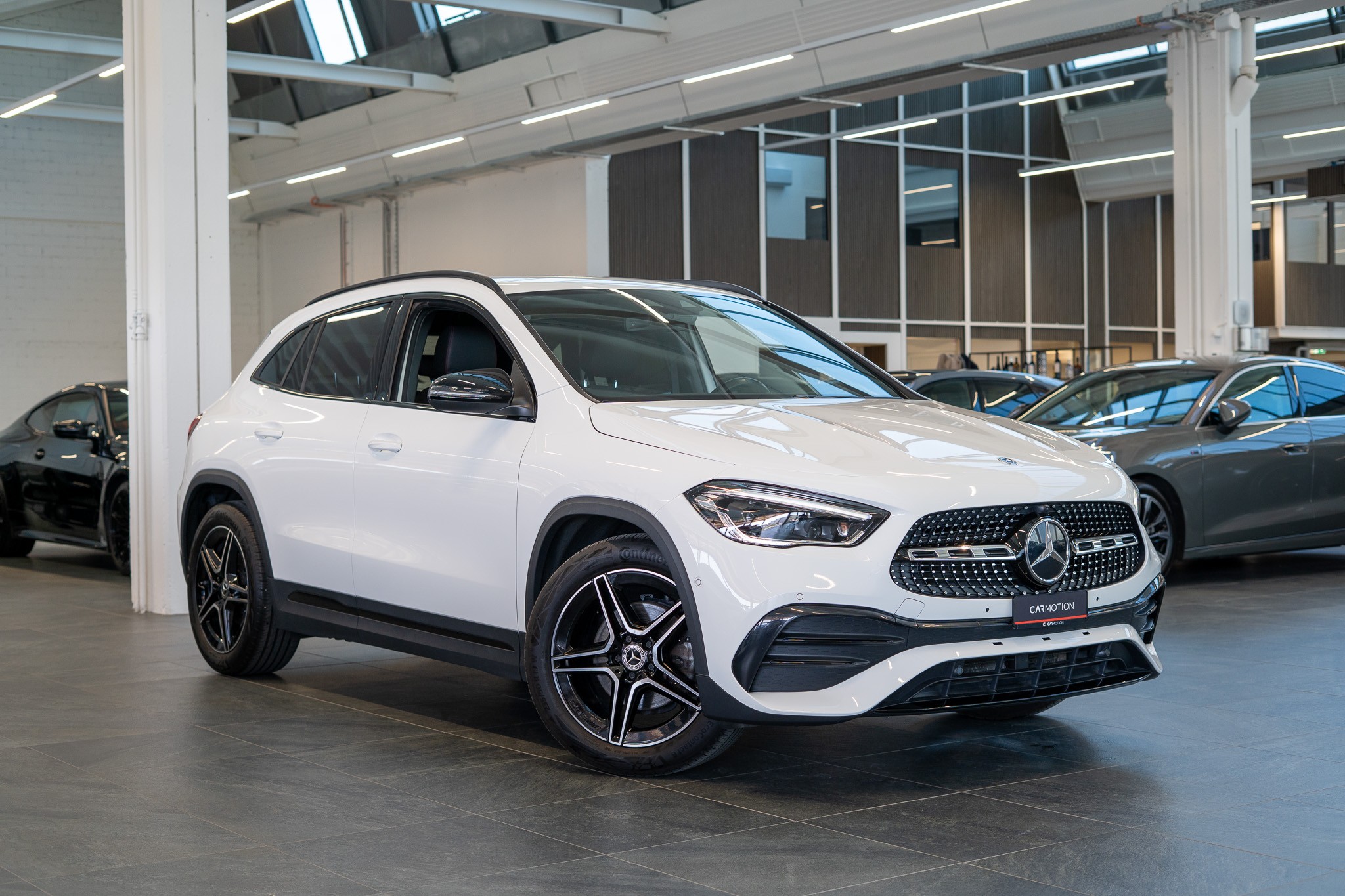 GLA 200 AMG Line 4matic / Ambiente-beleuchtung / Navi / Rückfahrkamera