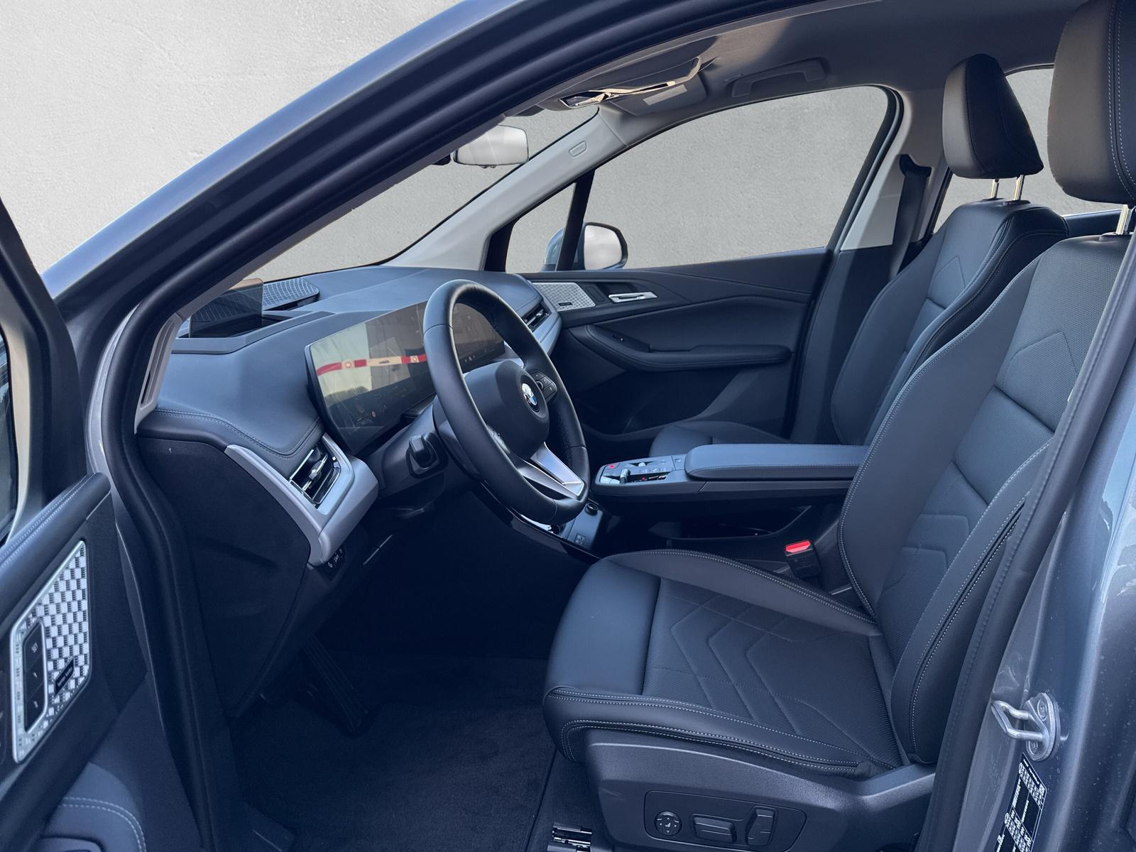 BMW 223i Active Tourer U06 (CH) 📍 - 11
