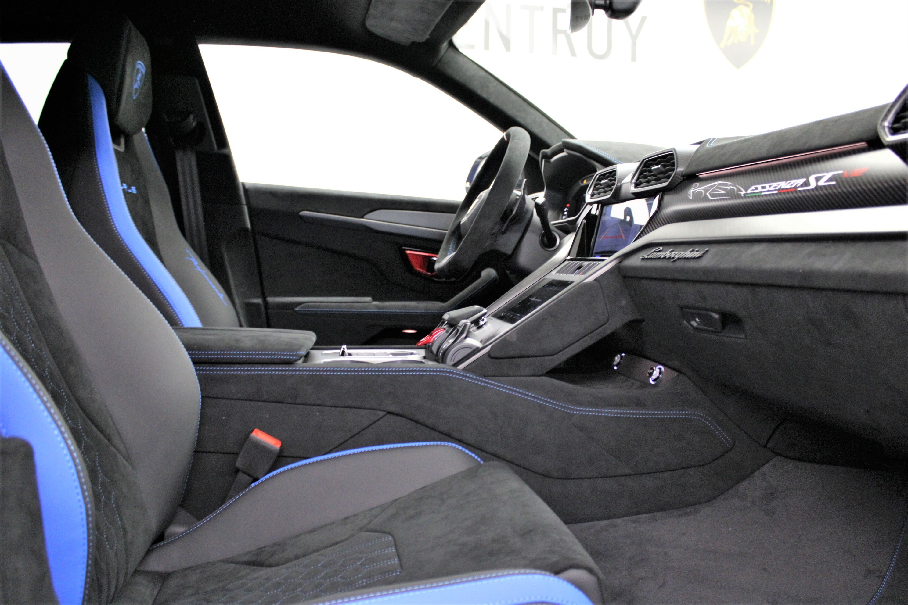 Urus Performante SCV12 thumbnail n°6