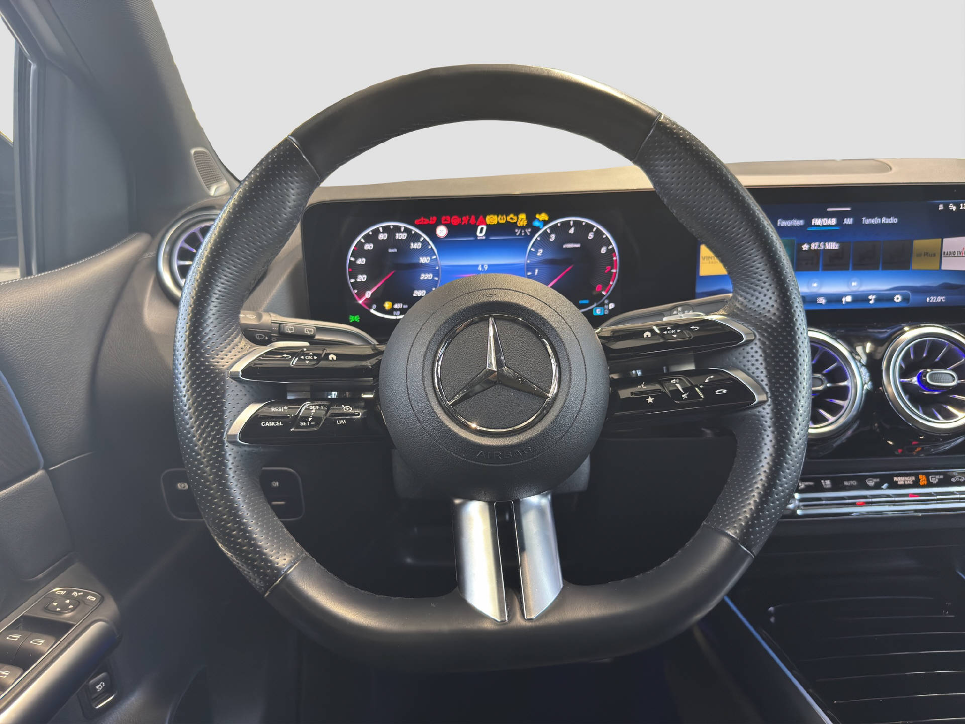 MERCEDES-BENZ B 200 AMG Line - 9
