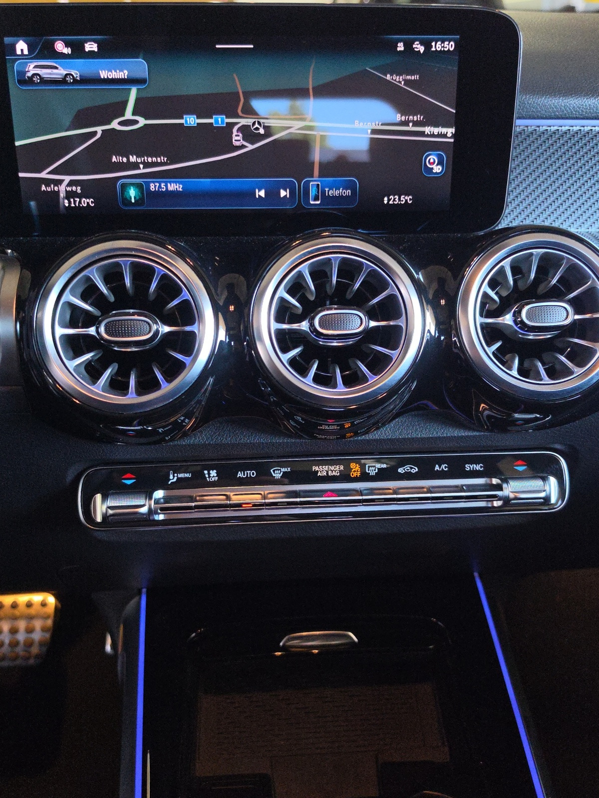 MERCEDES-BENZ GLB 220 4Matic AMG Line 8G-Tronic - 13