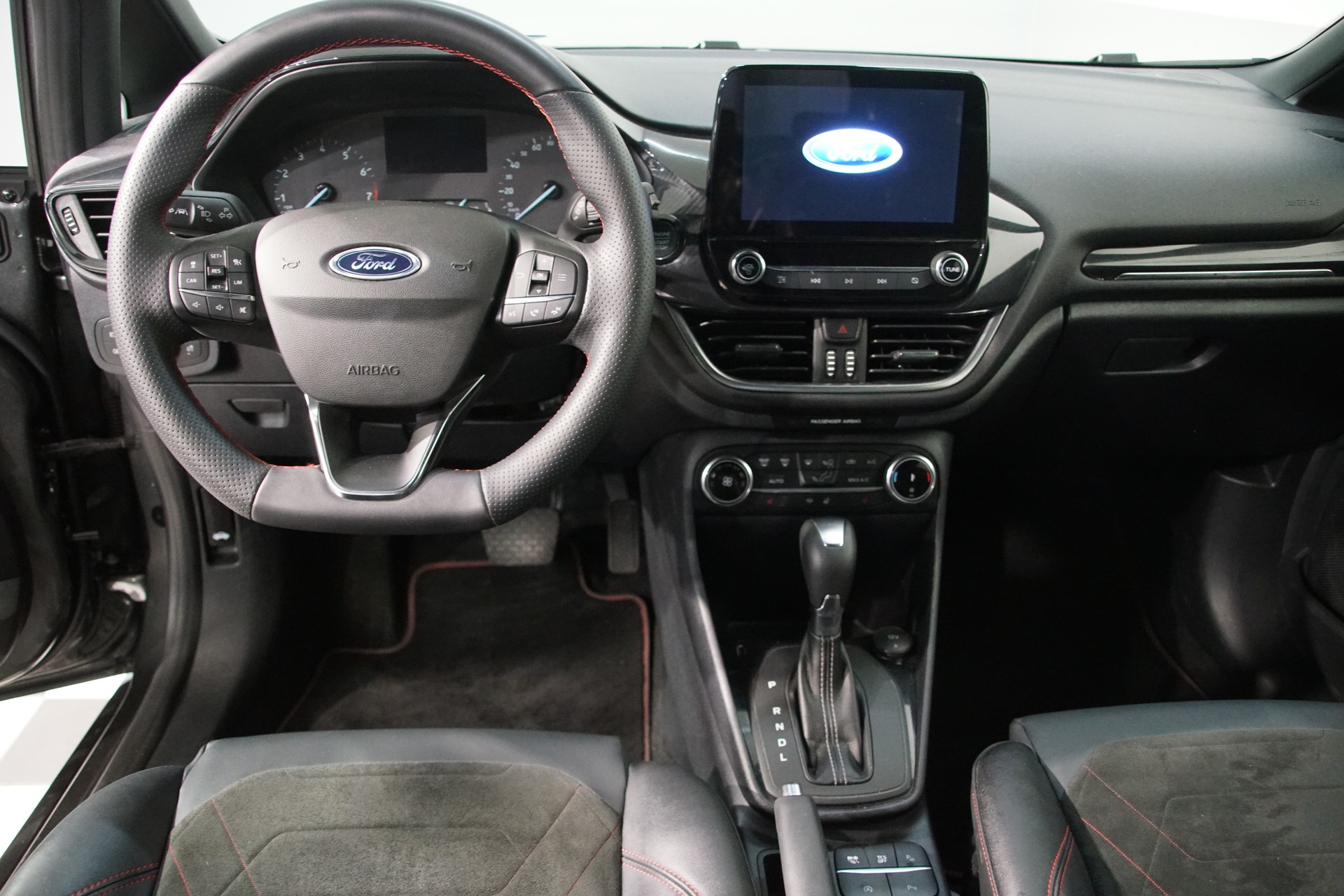 FORD Fiesta 1.0 SCTi MHEV ST Line X **swiss** Automat - 17