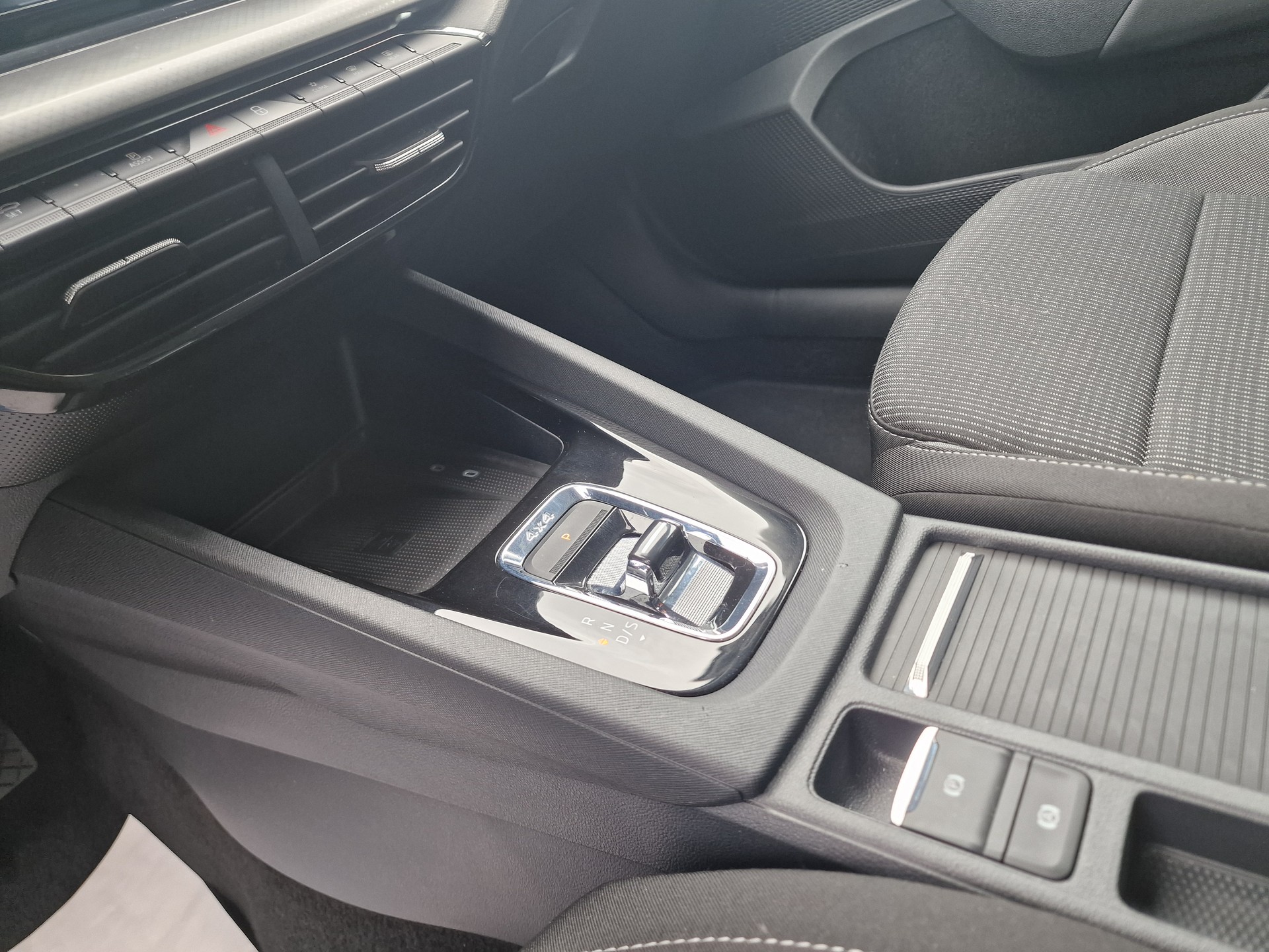 SKODA Octavia Combi 2.0 TDI DSG Ambition 4x4 24Mt Gara Anhängkupp - 18