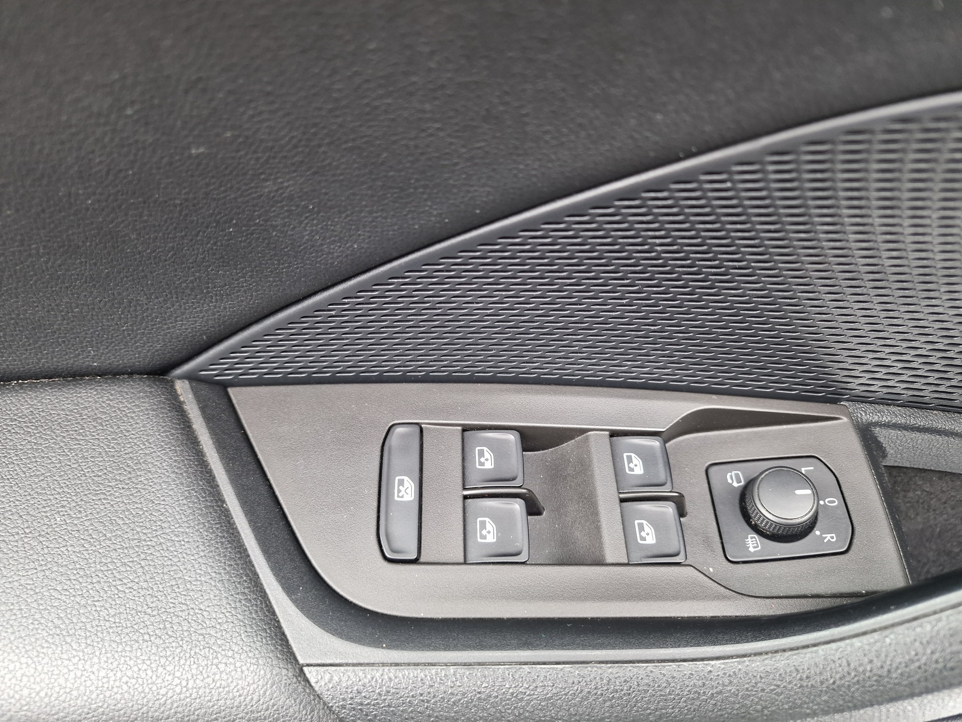 SKODA Octavia Combi 2.0 TDI DSG Ambition 4x4 24Mt Gara Anhängkupp - 23