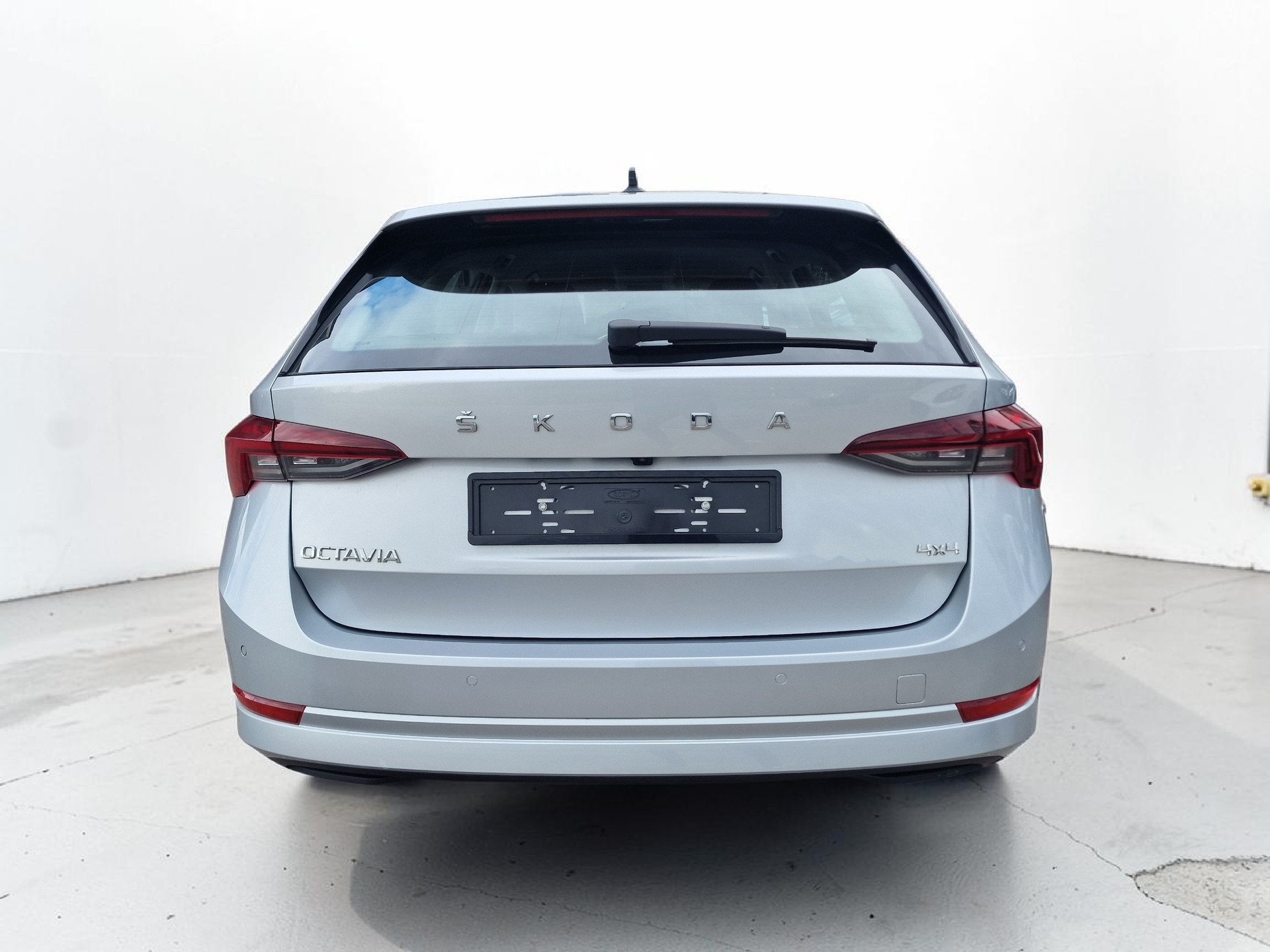 SKODA Octavia Combi 2.0 TDI DSG Ambition 4x4 24Mt Gara Anhängkupp - 7