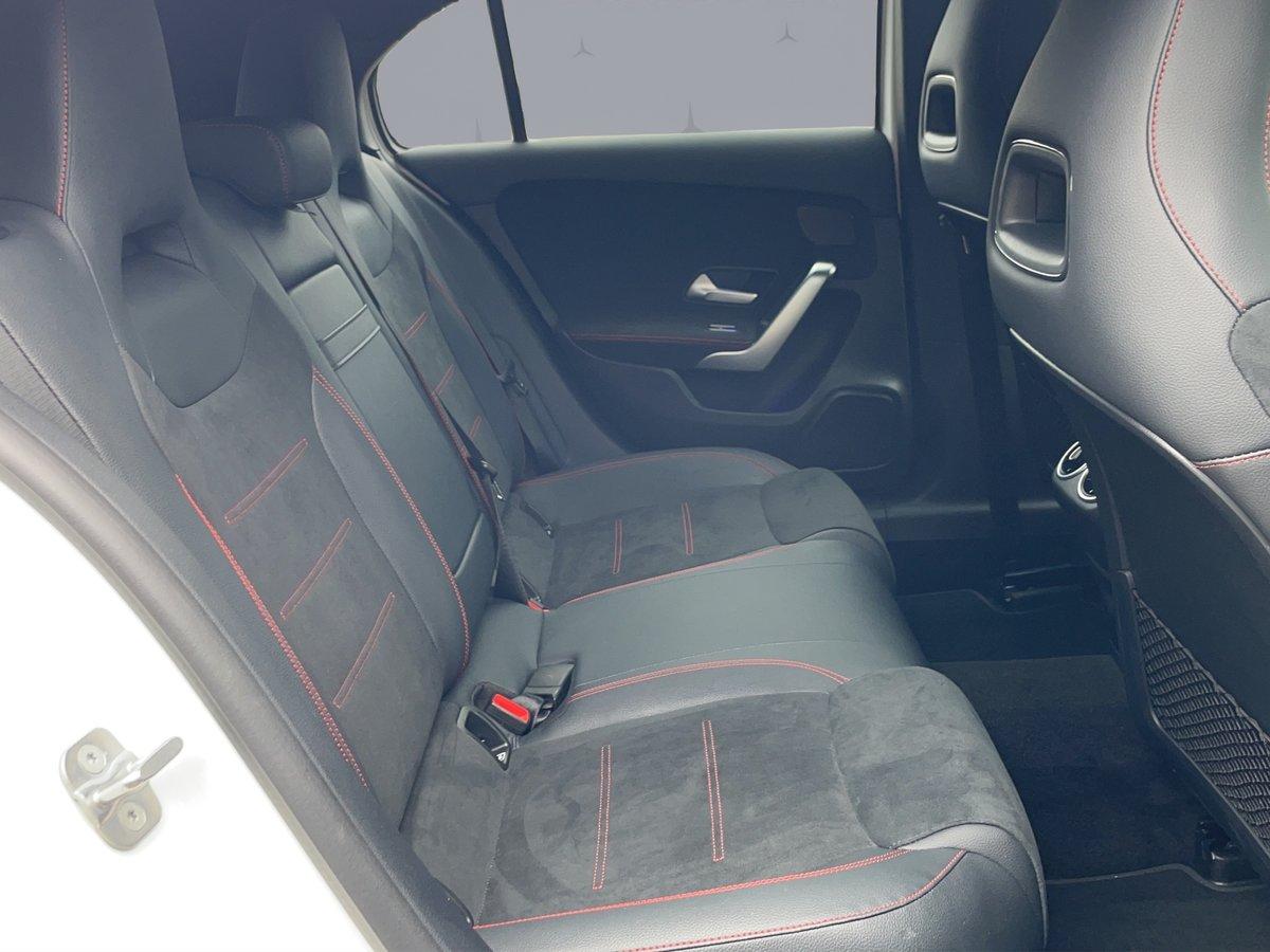 MERCEDES-BENZ A 250 AMG Line 4m - 17