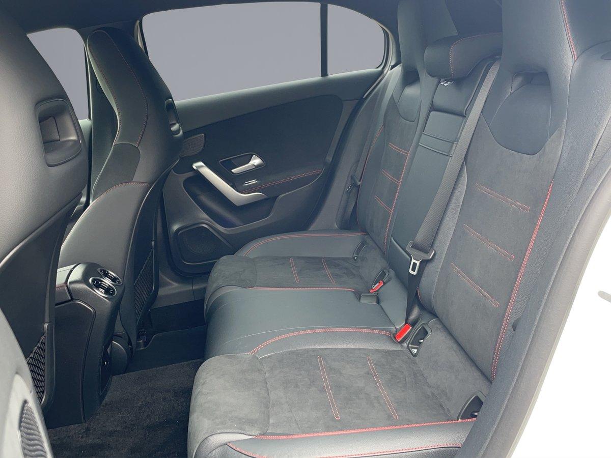 MERCEDES-BENZ A 250 AMG Line 4m - 12