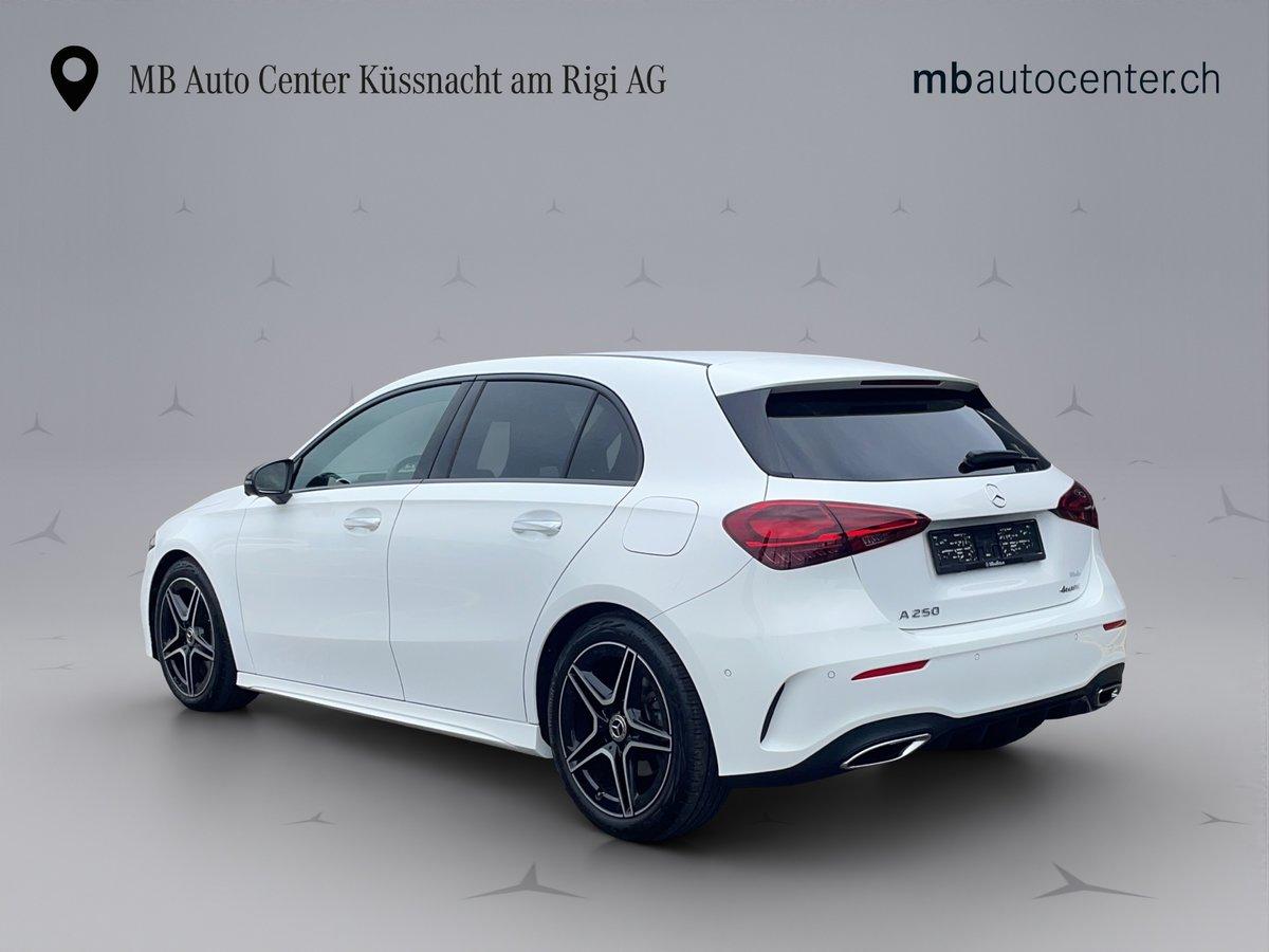 MERCEDES-BENZ A 250 AMG Line 4m - 4