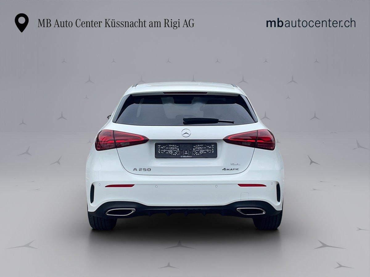 MERCEDES-BENZ A 250 AMG Line 4m - 5