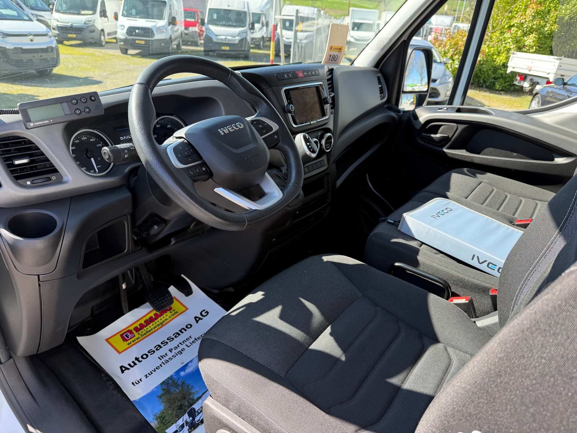 IVECO Daily 35S18 HI-MATIC Tiefkühl und Frischdienst Kühlwagen - 10