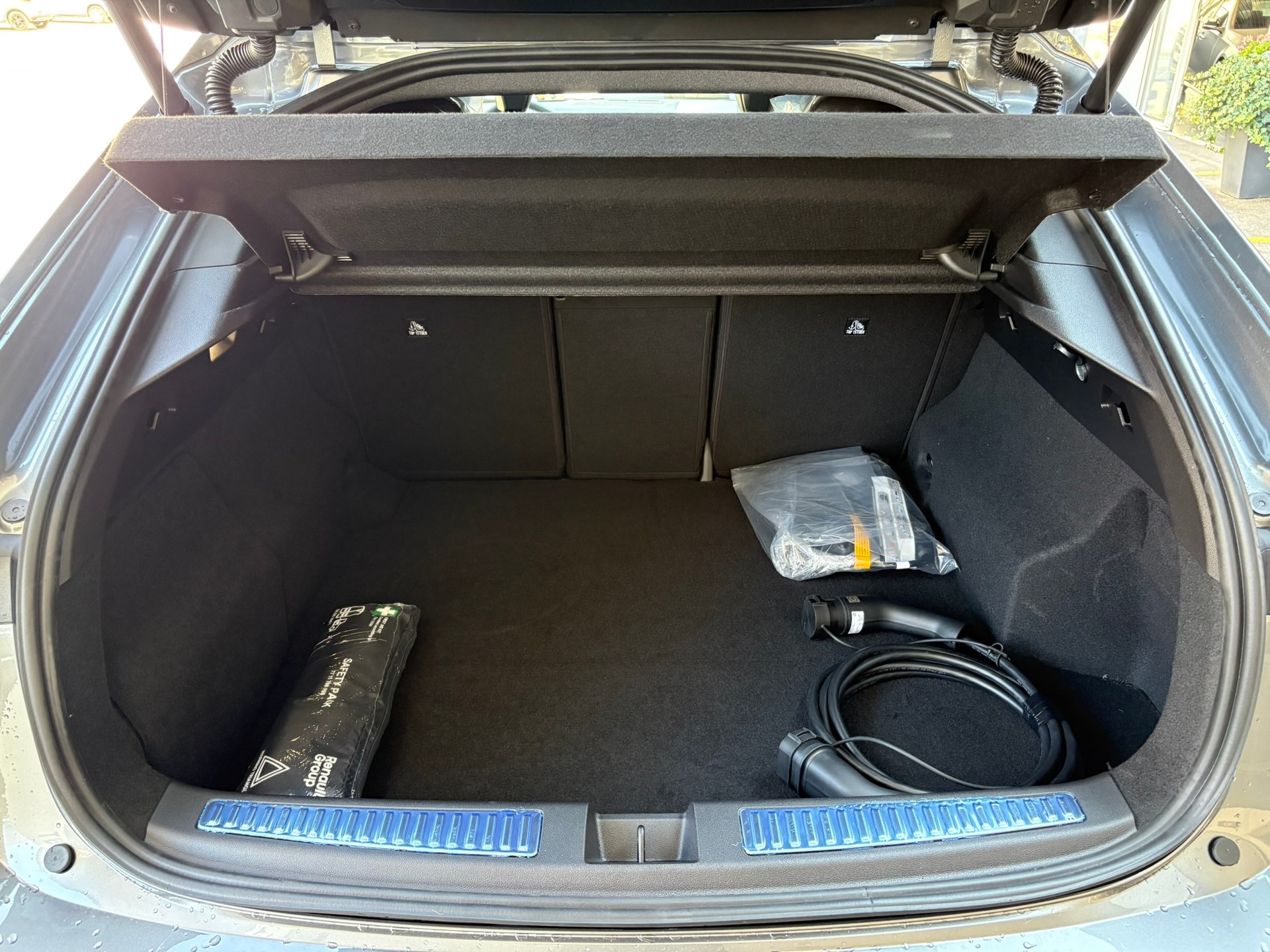 RENAULT Rafale 1.2 E-Tech Plug-in Hybrid 300 4x4 Atelier Alpine - 15