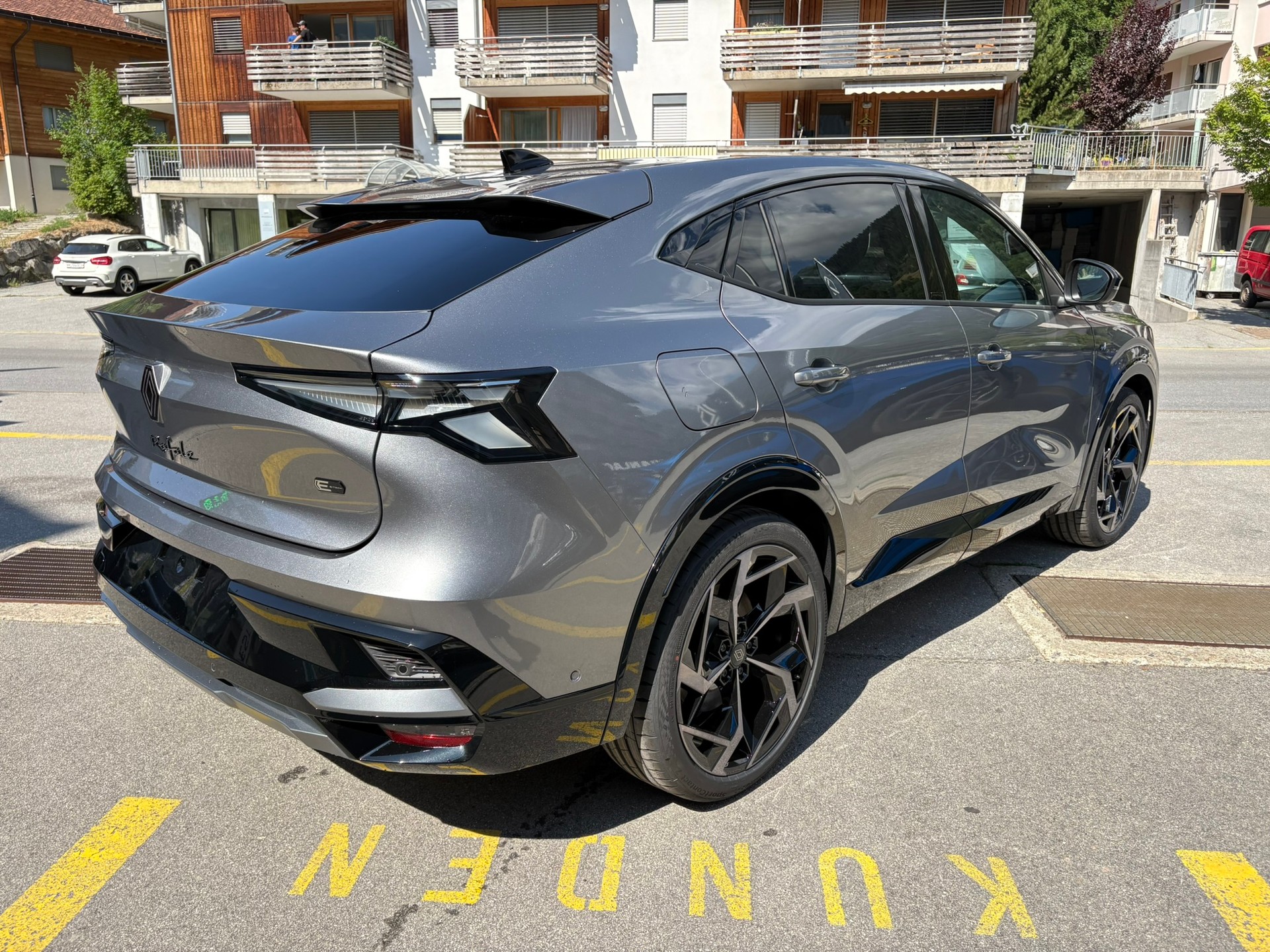 RENAULT Rafale 1.2 E-Tech Plug-in Hybrid 300 4x4 Atelier Alpine - 5