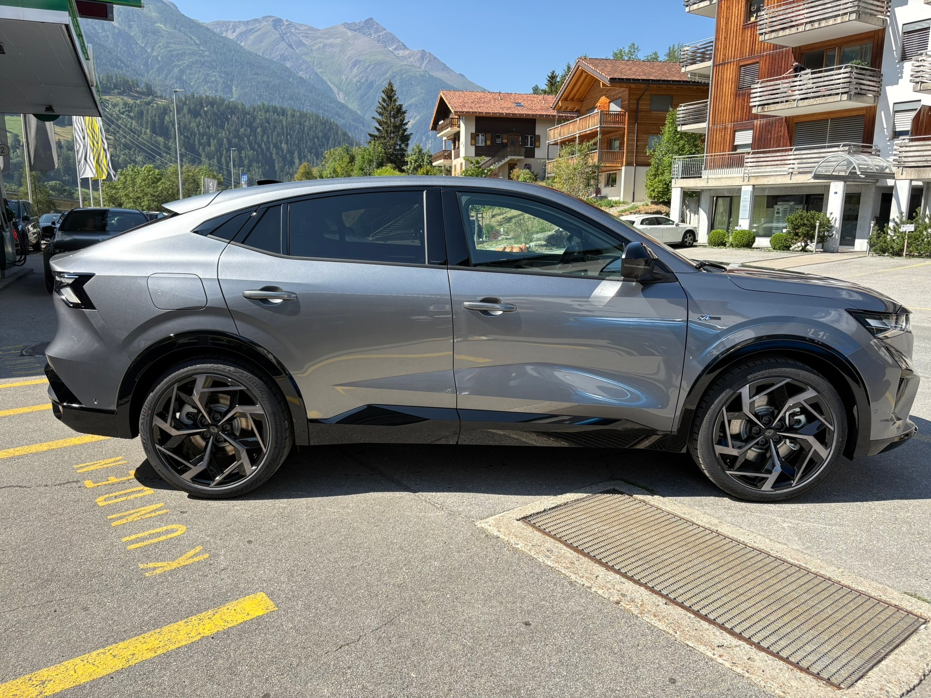 RENAULT Rafale 1.2 E-Tech Plug-in Hybrid 300 4x4 Atelier Alpine - 4