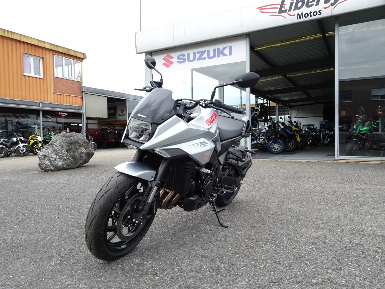 SUZUKI GSX-S 1000 Katana - 4