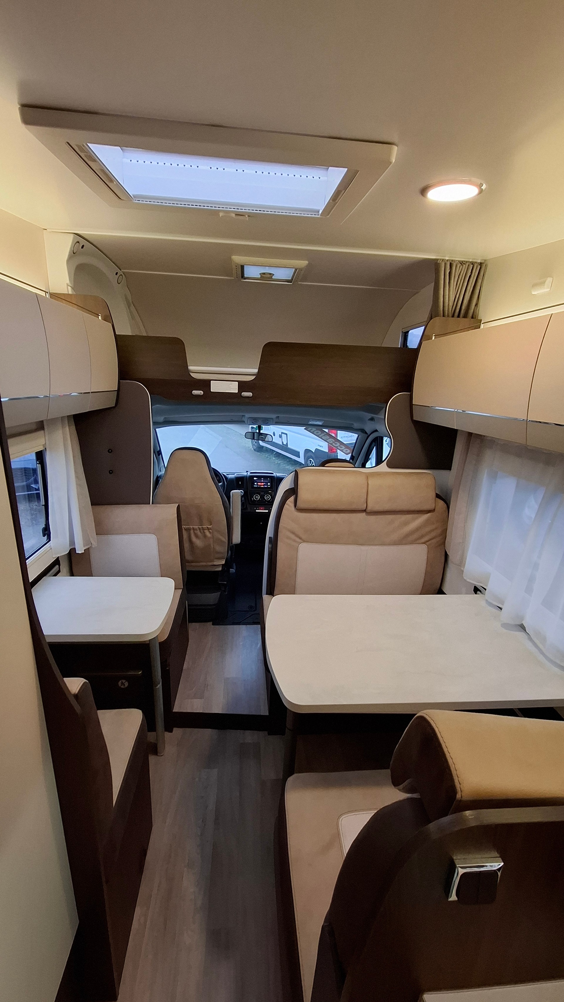 BENIMAR Sport 323 6 places (panneau solaire, marquise, porte-vélos, crochet d'attelage) - 5