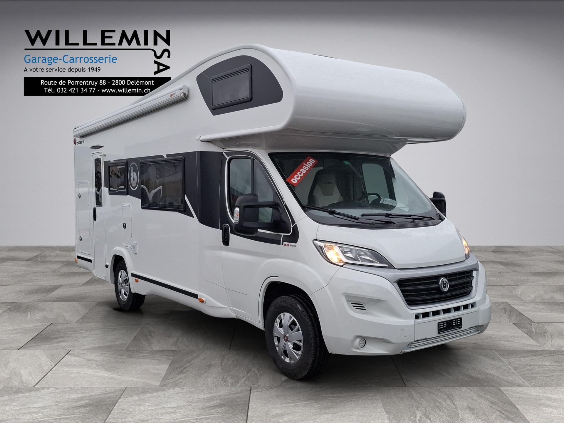 BENIMAR Sport 323 6 places (panneau solaire, marquise, porte-vélos, crochet d'attelage)