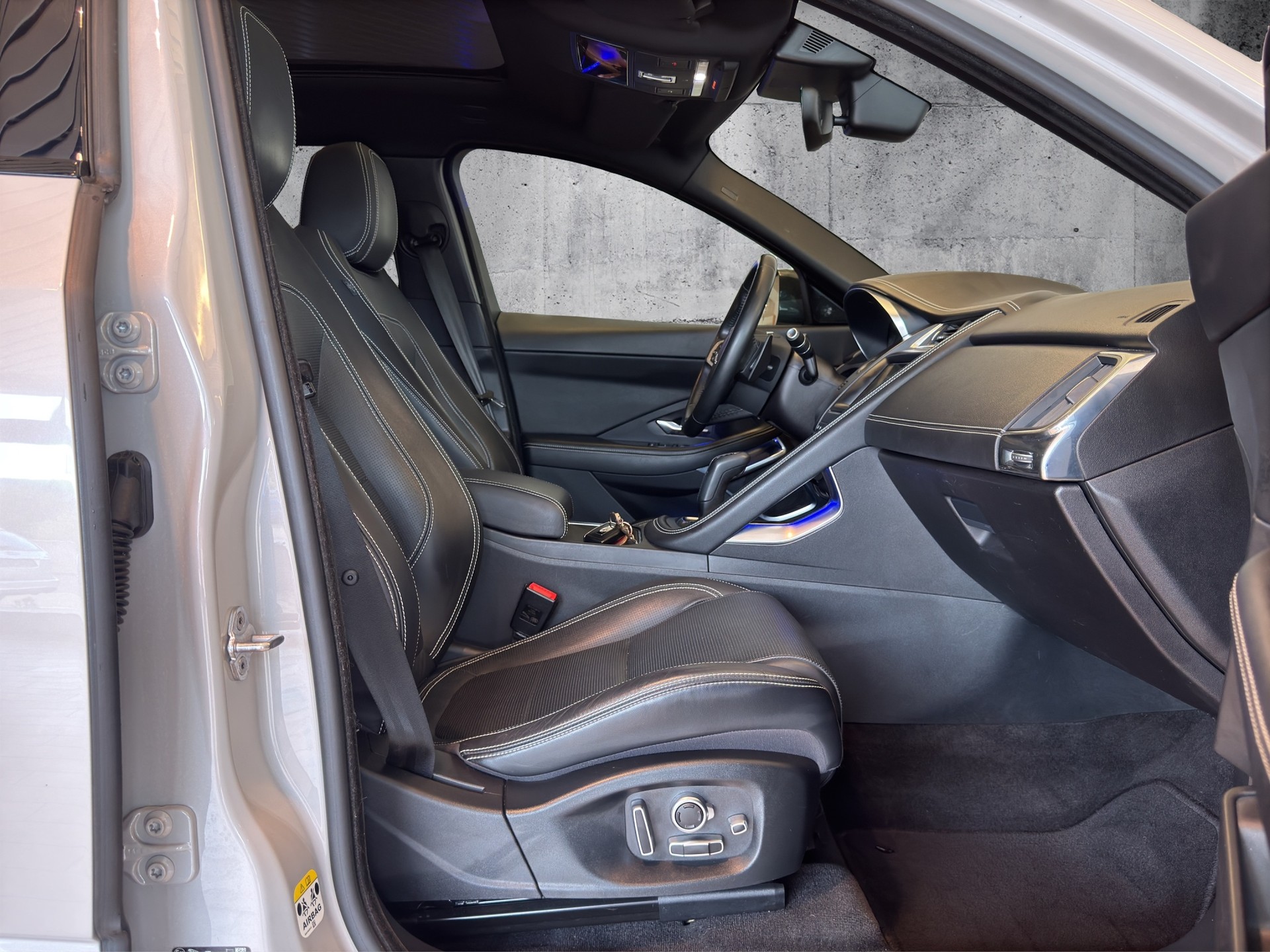 JAGUAR E-Pace 2.0 P300 R-Dynamic HSE AWD Automatik - 9
