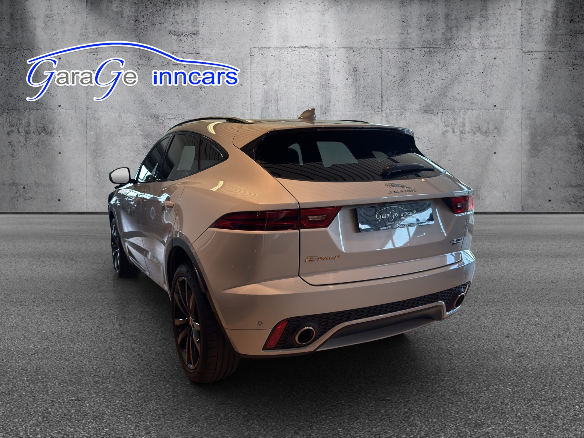 JAGUAR E-Pace 2.0 P300 R-Dynamic HSE AWD Automatik - 3