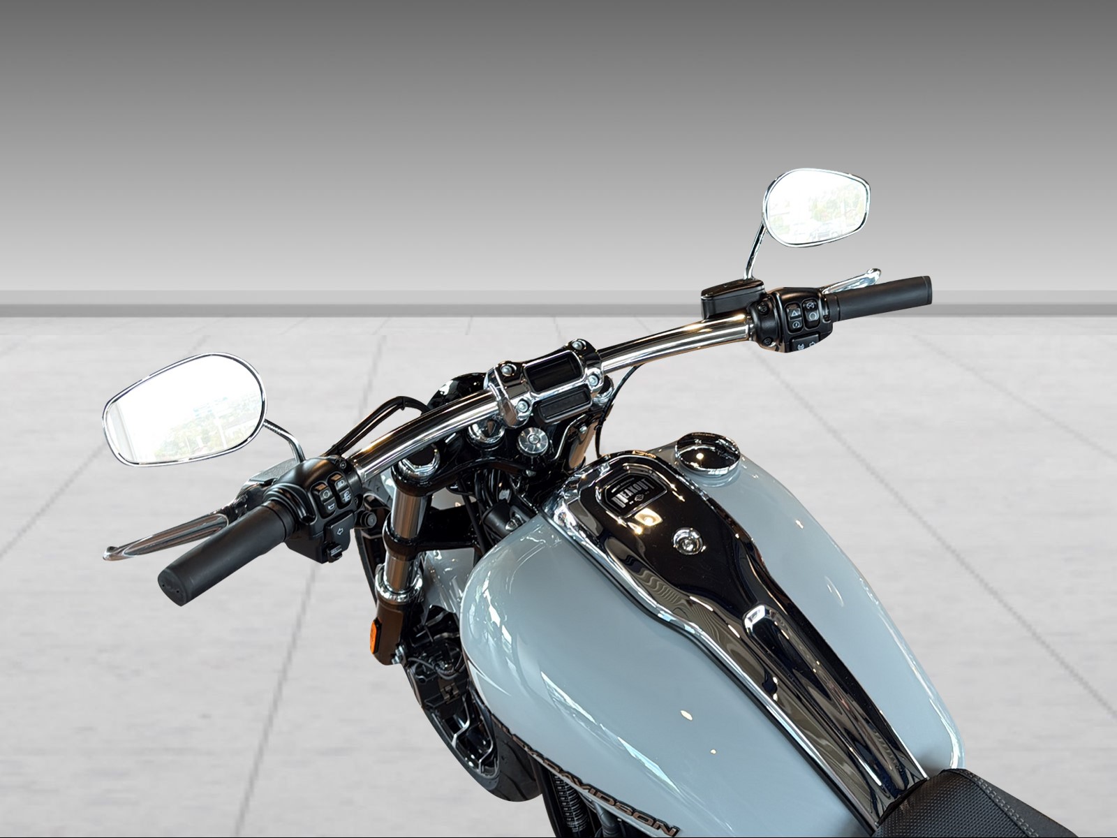 HARLEY-DAVIDSON FXBR Breakout 117 - 4