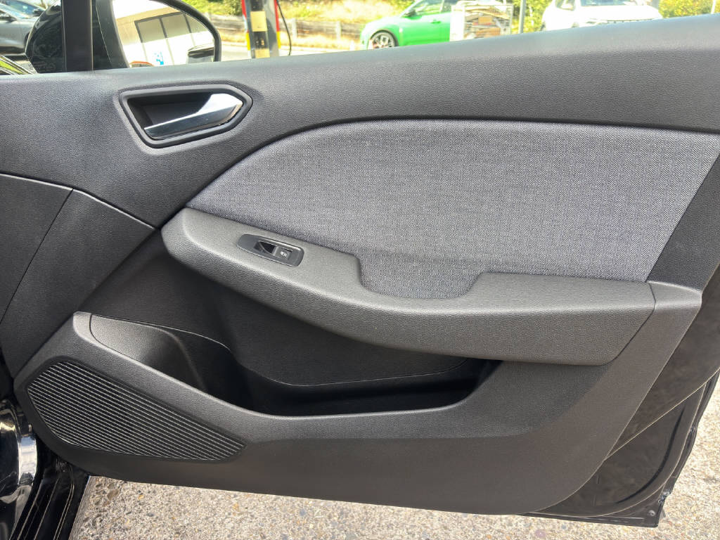 RENAULT Clio 1.0 TCe techno - 12