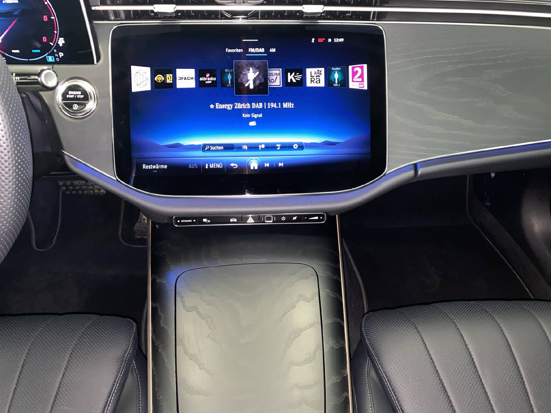 MERCEDES-BENZ E 220 d AMG Line 4MATIC Kombi - 10